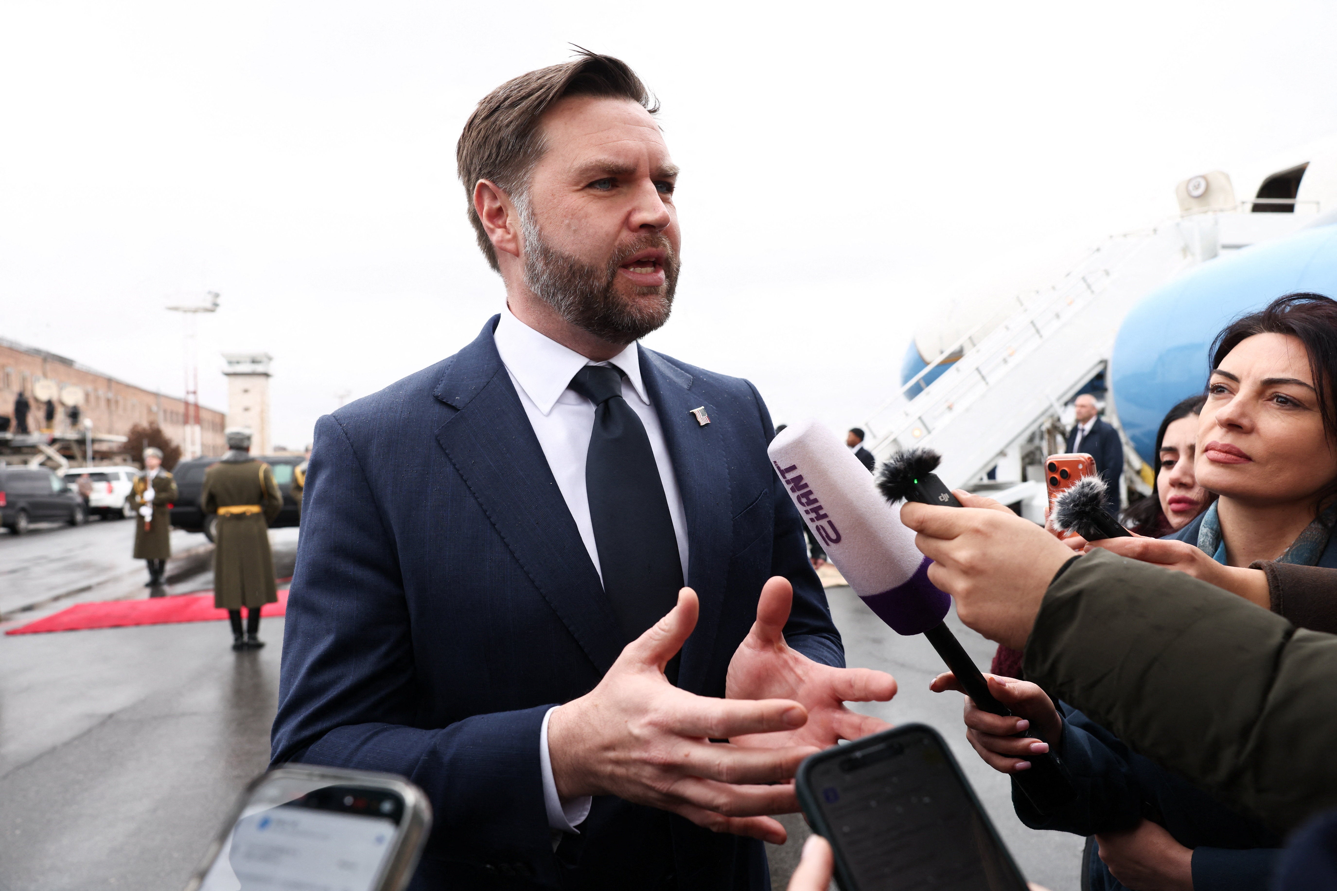 JD Vance believes Mr Mountbatten-Windsor should testify before the US congress