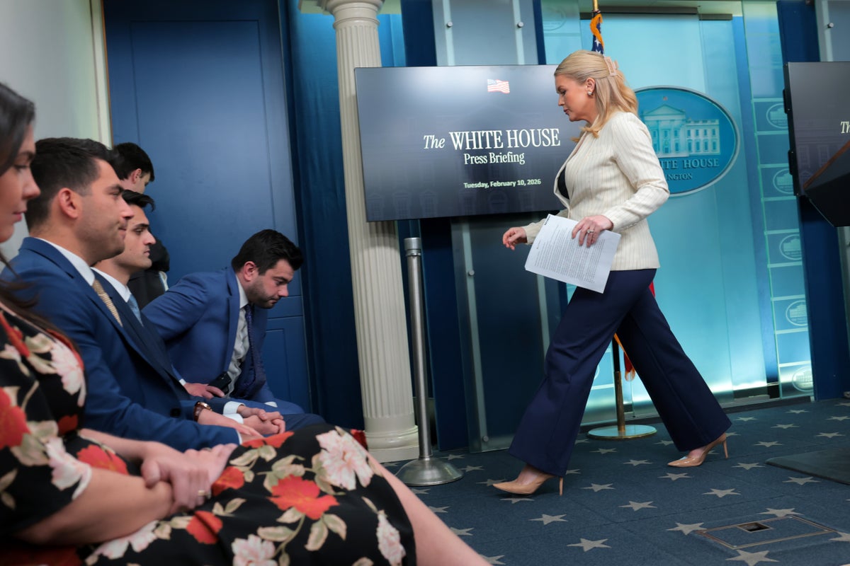 Karoline Leavitt cuts short White House briefing after reporter asks about Commerce chief Lutnick’s Epstein island admission