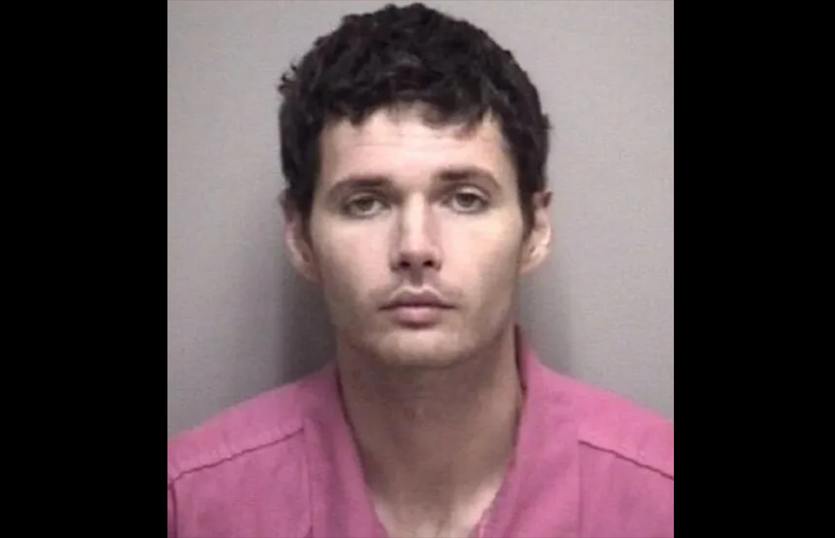 Imagens de segurança de um hotel no Texas ajudaram a capturar Graham Michael Dunn, um 'predador sexual em série' que atraiu uma menina de 12 anos para conhecê-lo através de uma 'mídia social', diz a polícia