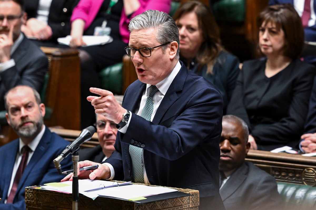 Politics live: Starmer to extend social media crackdown to ‘vile, illegal’ AI chatbot content