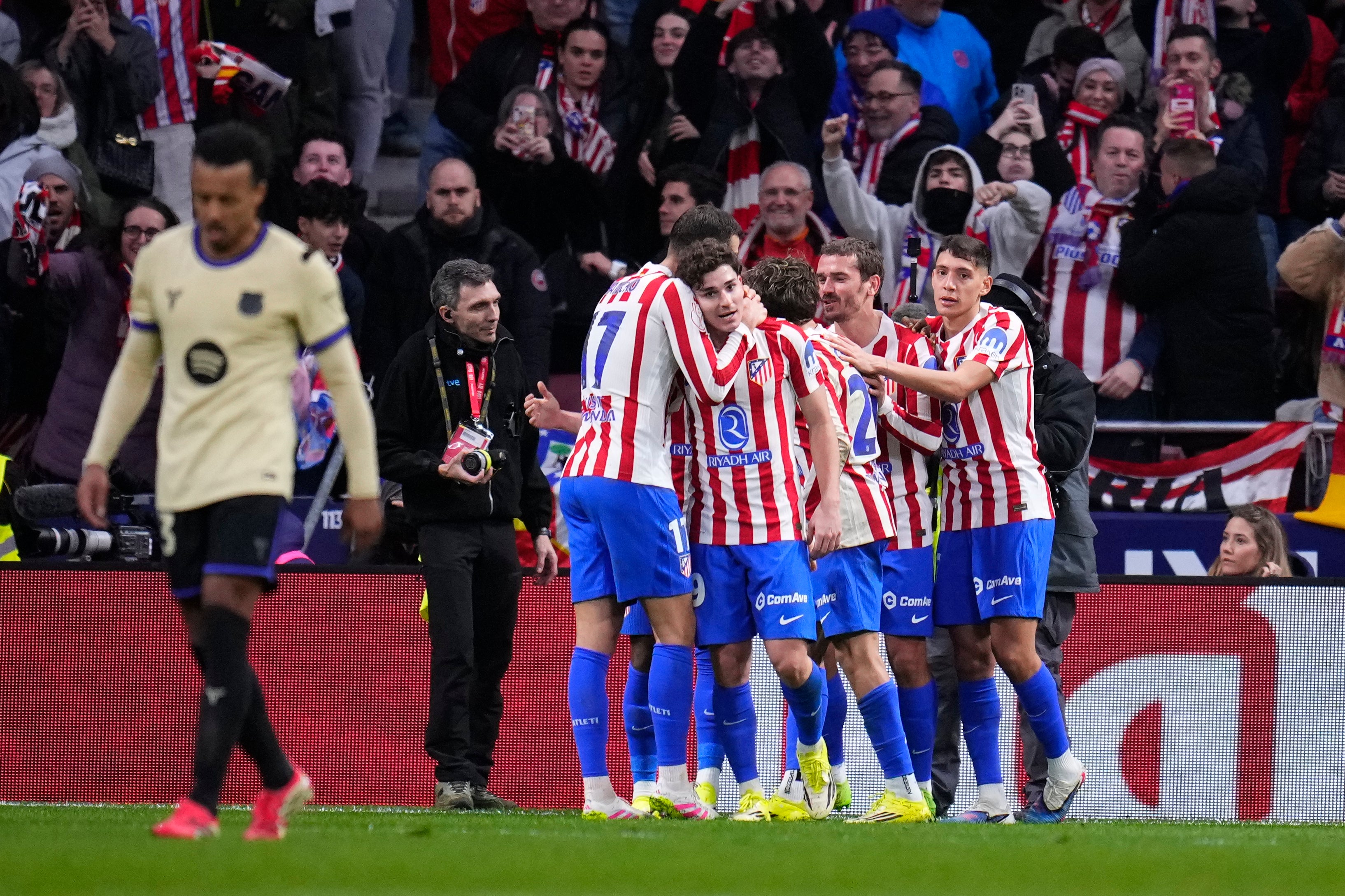 Atletico Madrid scored four half goals to condemn Barcelona to a heavy Copa del Rey first-leg defeat
