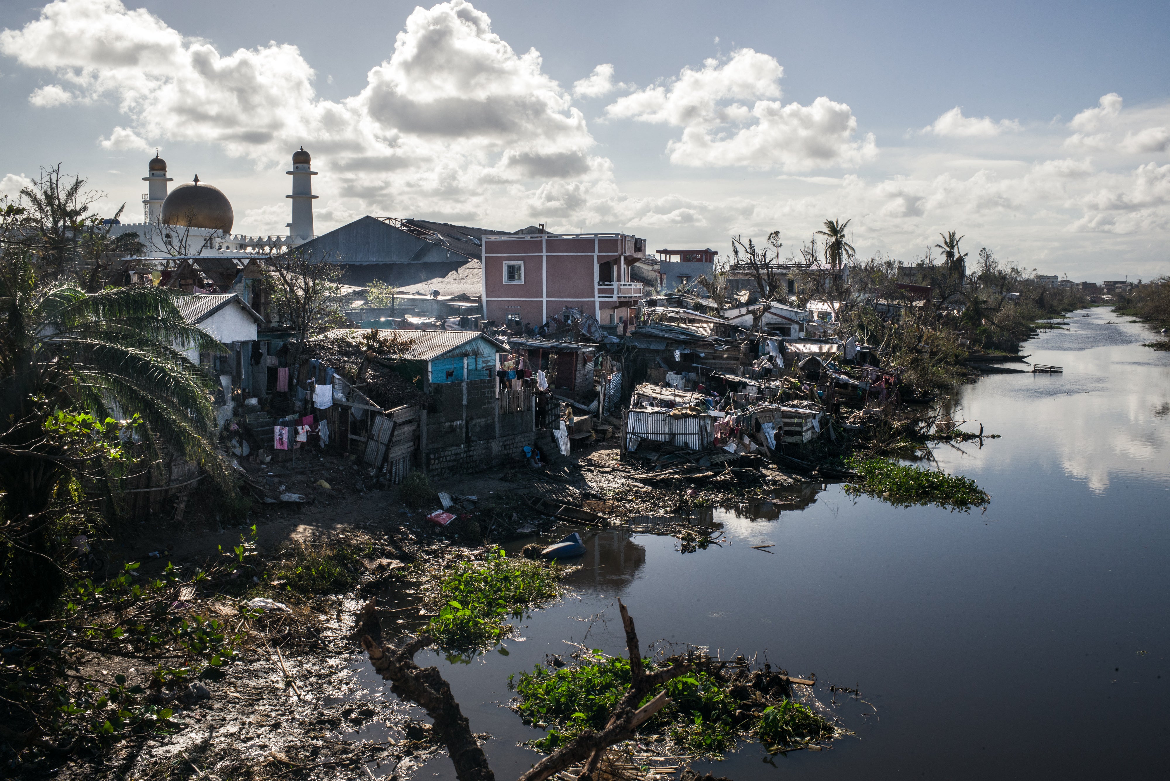 At its peak, Gezani had sustained winds of 185 kilometres (115 miles) per hour, with gusts up to 270 kilometres per hour – powerful enough to rip metal from rooftops and uproot large trees