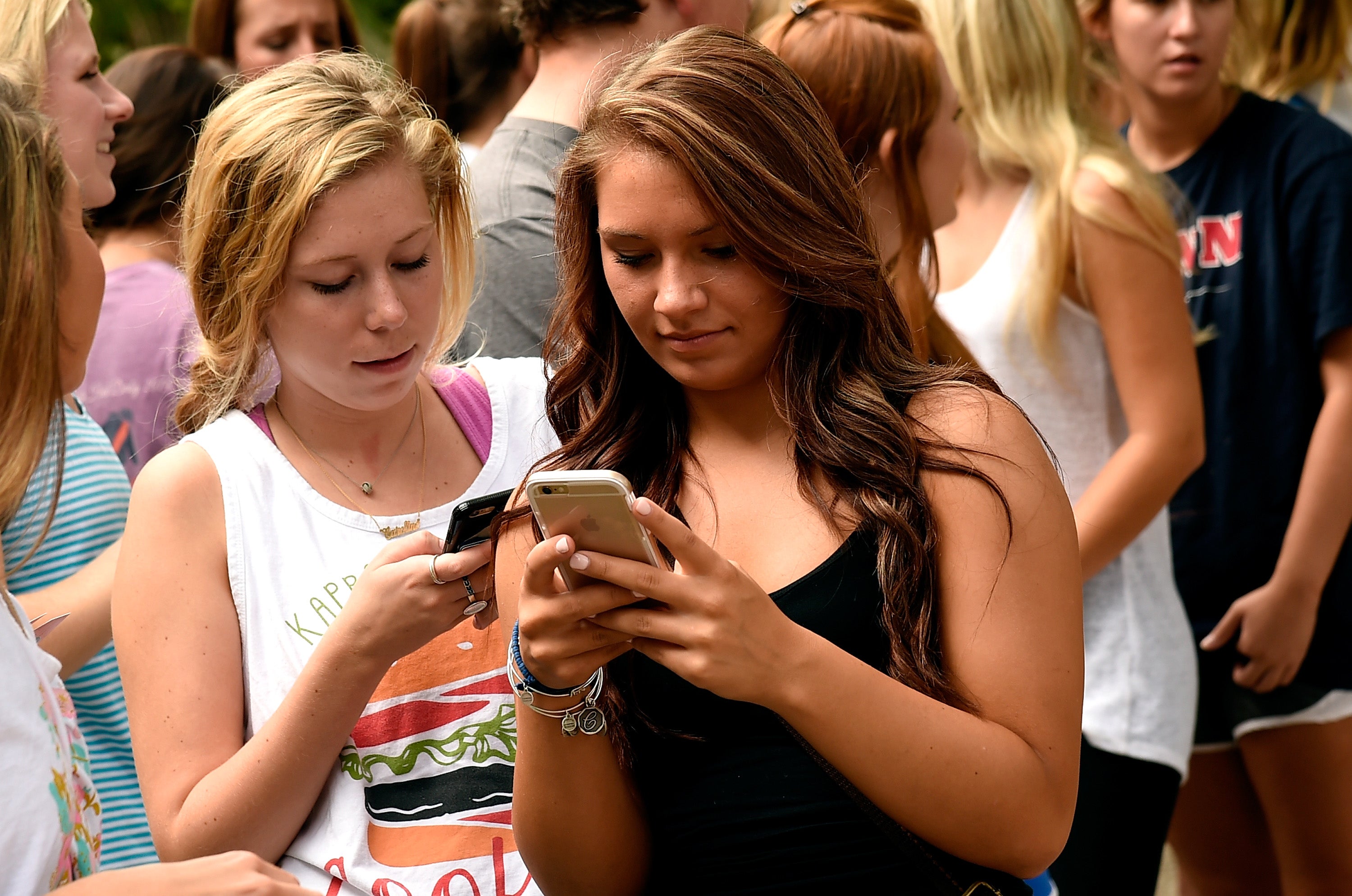 Spending just two hours a day on social media is linked to increased loneliness in college students
