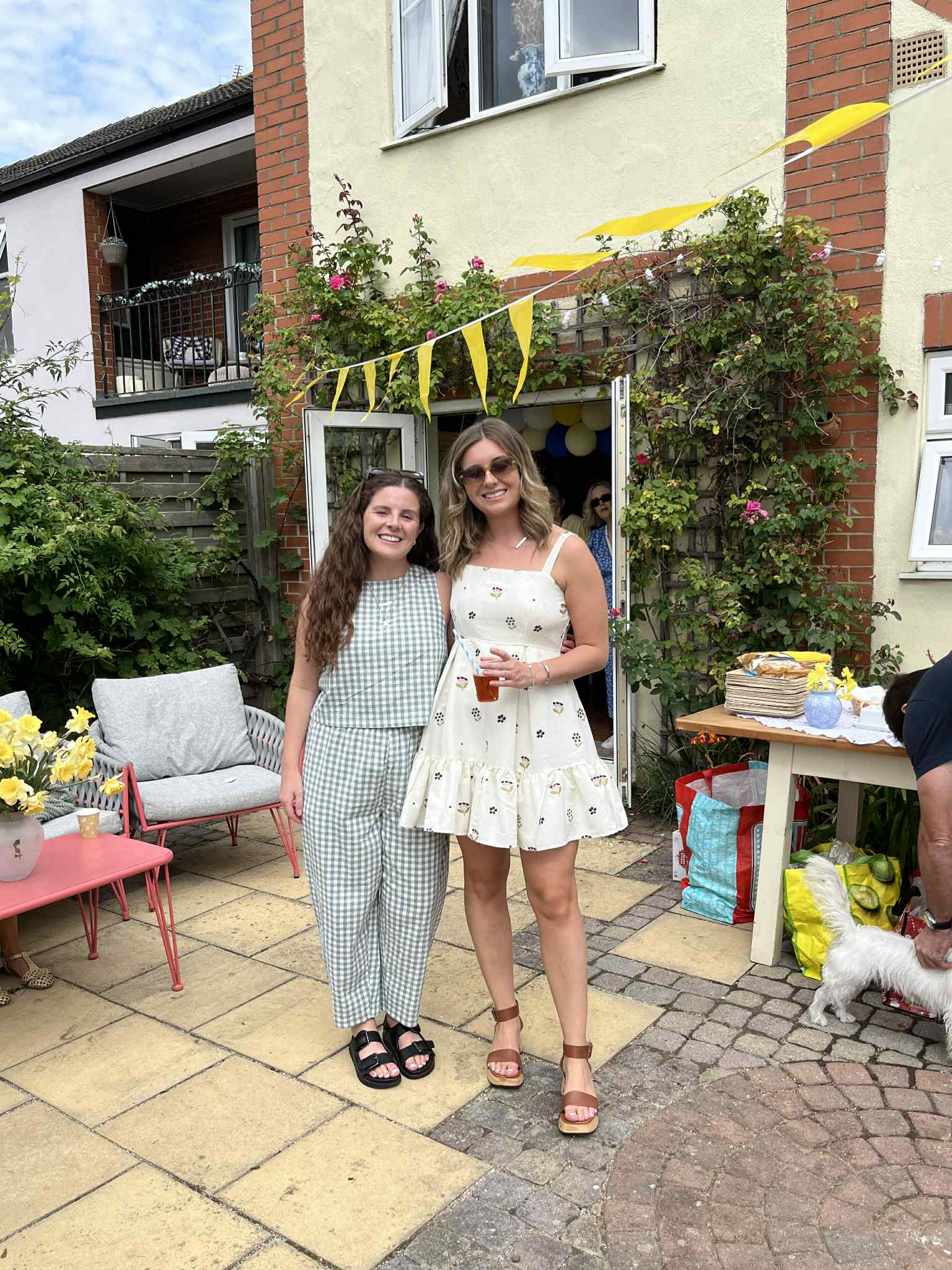 Twin sisters Ellen and Laura