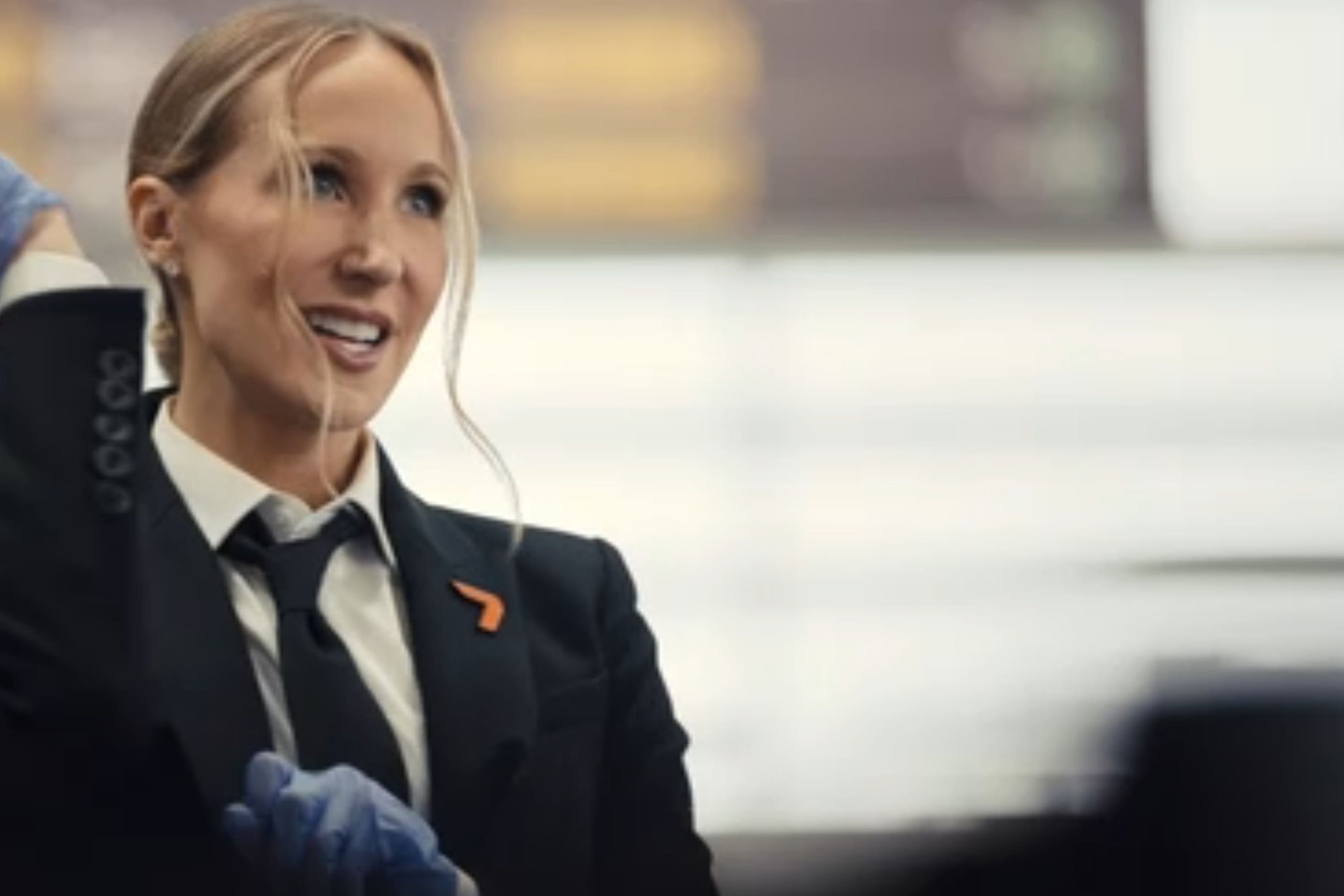 Сцена из забрањеног огласа Цалл оф Дути: Блацк Опс 7