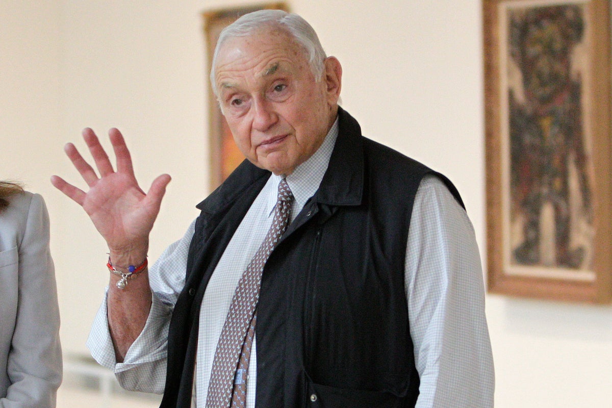 Billionaire Les Wexner says he was ‘duped’ by Jeffrey Epstein