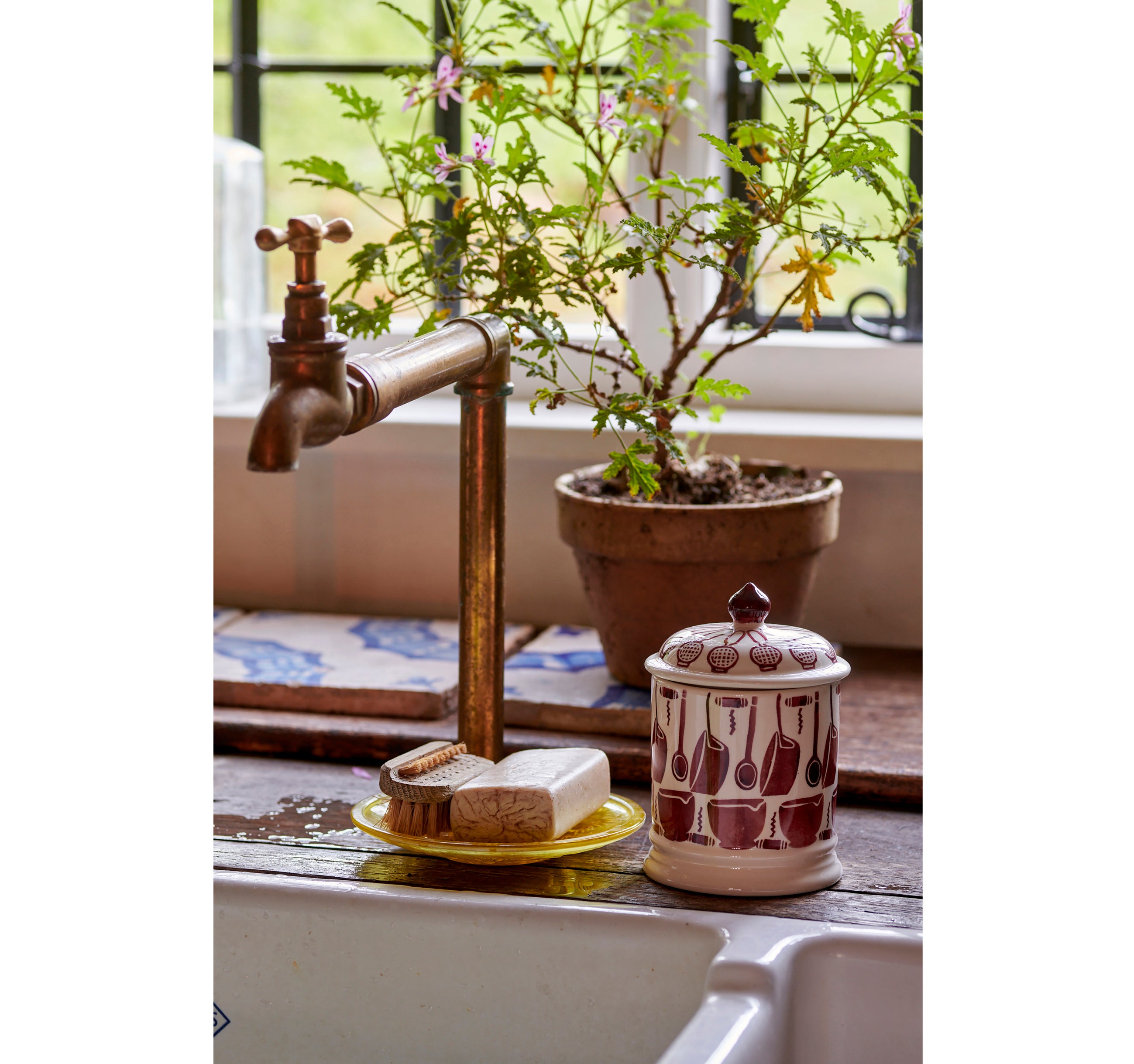 Kitchen Life 1 Pint Jar, Emma Bridgewater