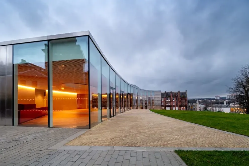 After a four year wait, Paisley Museum is set to open with a brand new facade