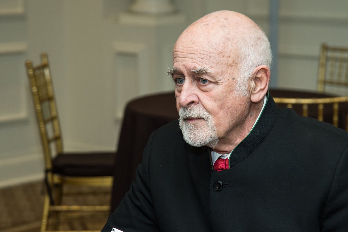 Legendary opera singer and film star mourned after his death at age 85