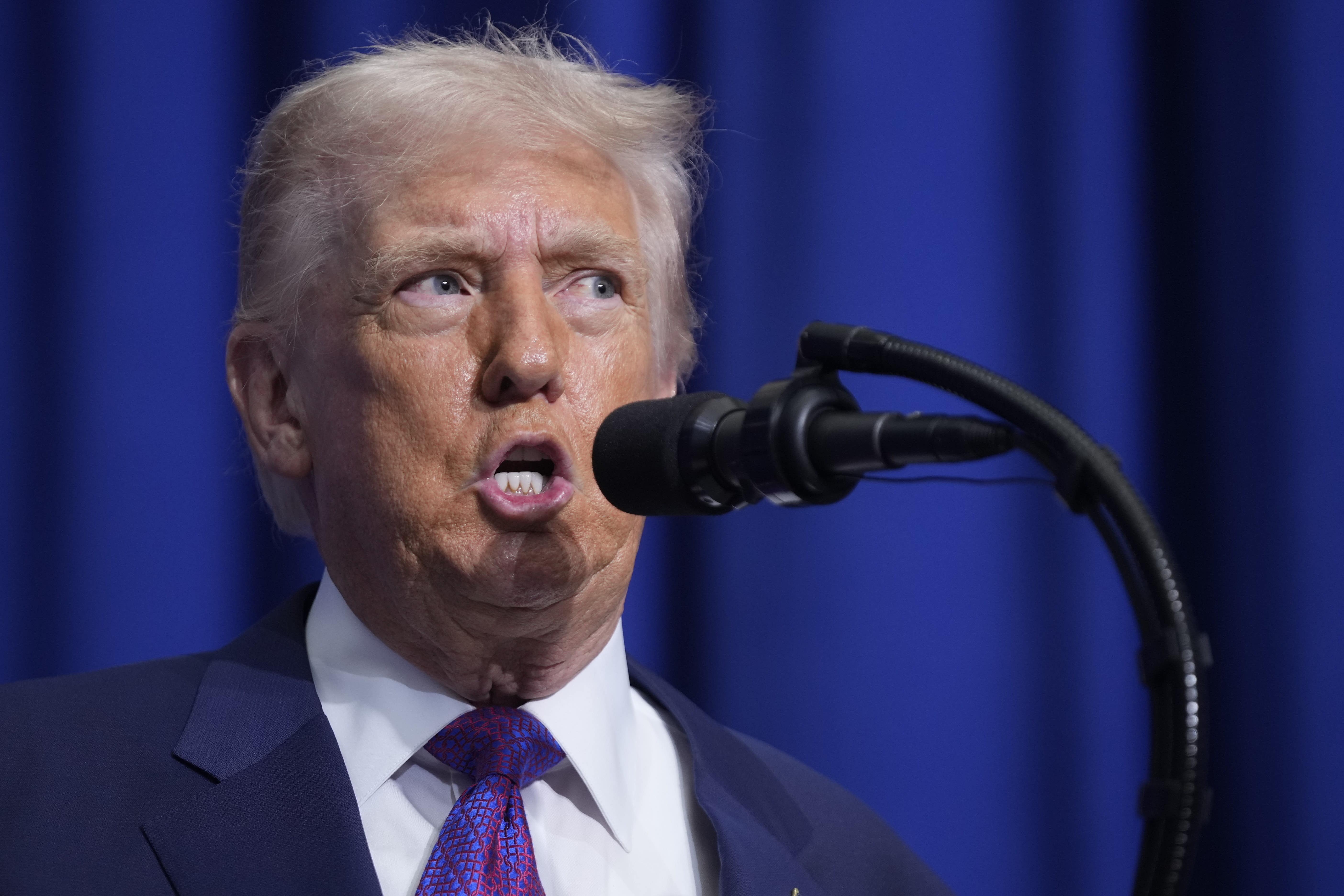 Donald Trump (Mark Schiefelbein/AP)