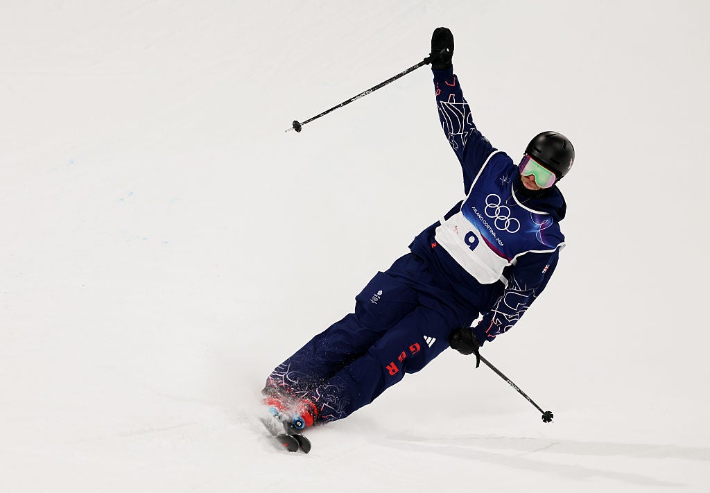 Gus Kenworthy went into the lead on his second run