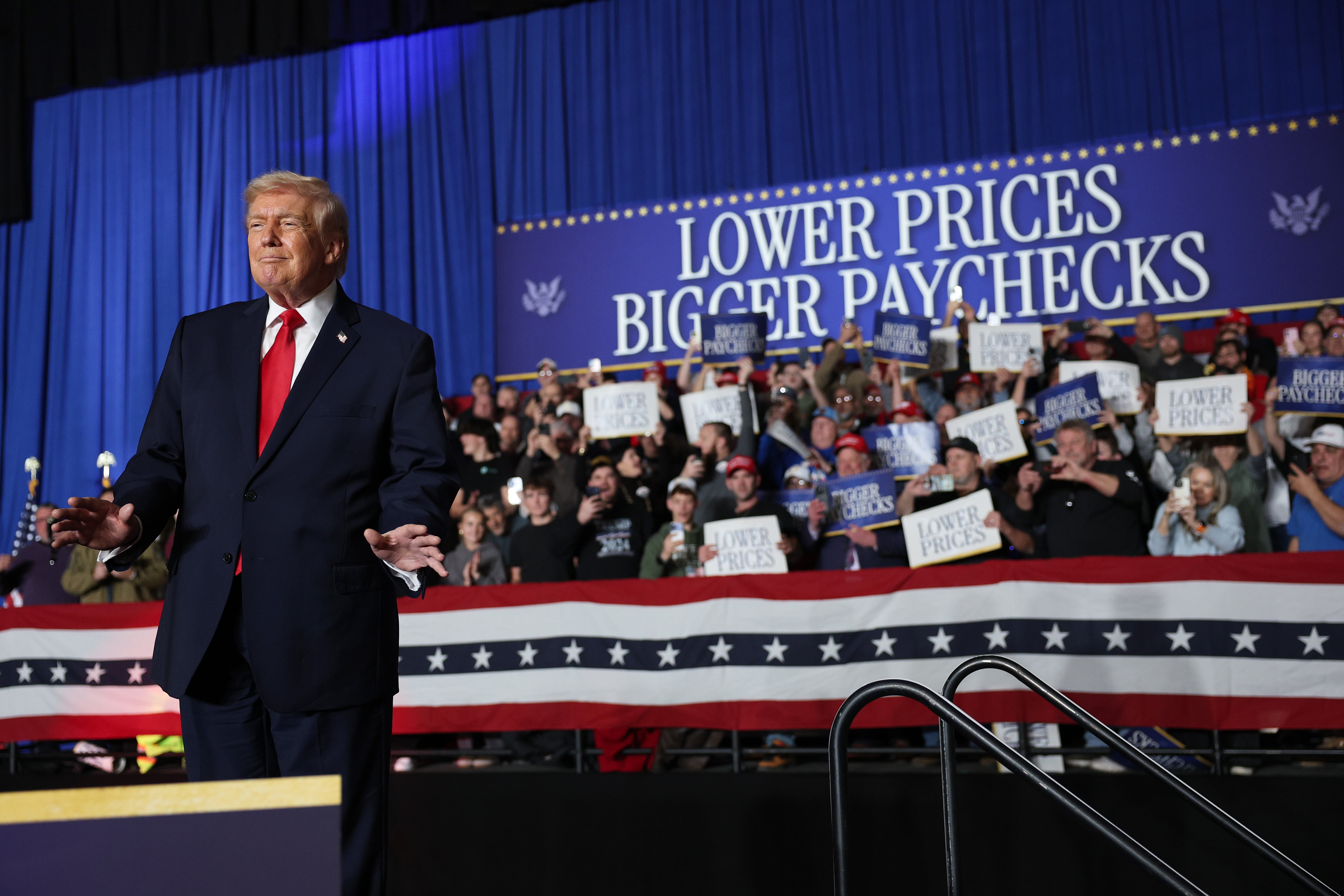 Trump speaks at a rally in Clive, Iowa, in January ahead of the 2026 midterm elections. The president’s allies estimate he controls a war chest of about $1.4 billion, a new report says