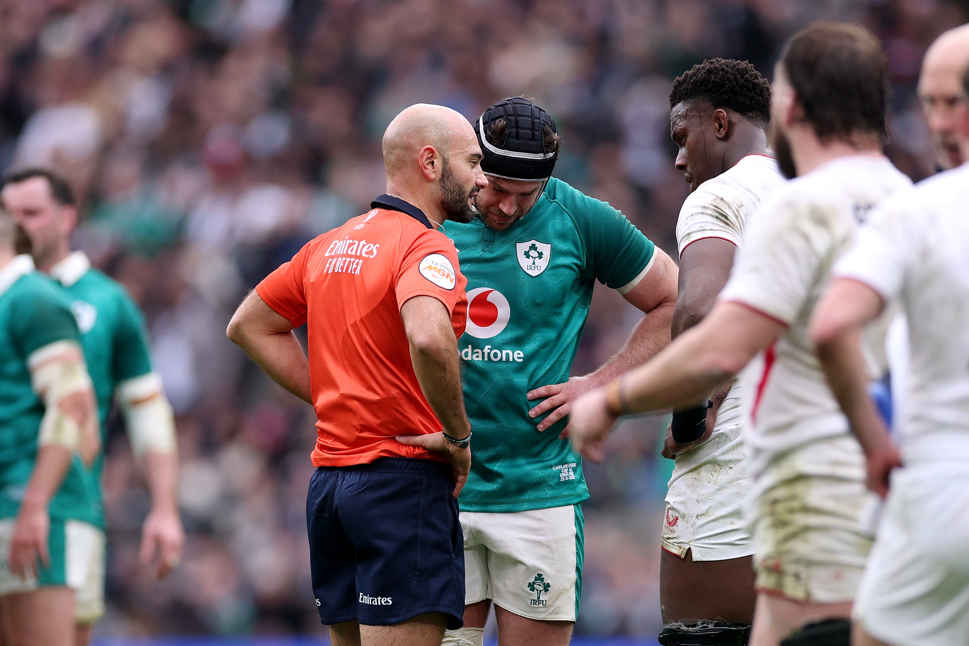 Piardi spoke to both captains before hobbling off
