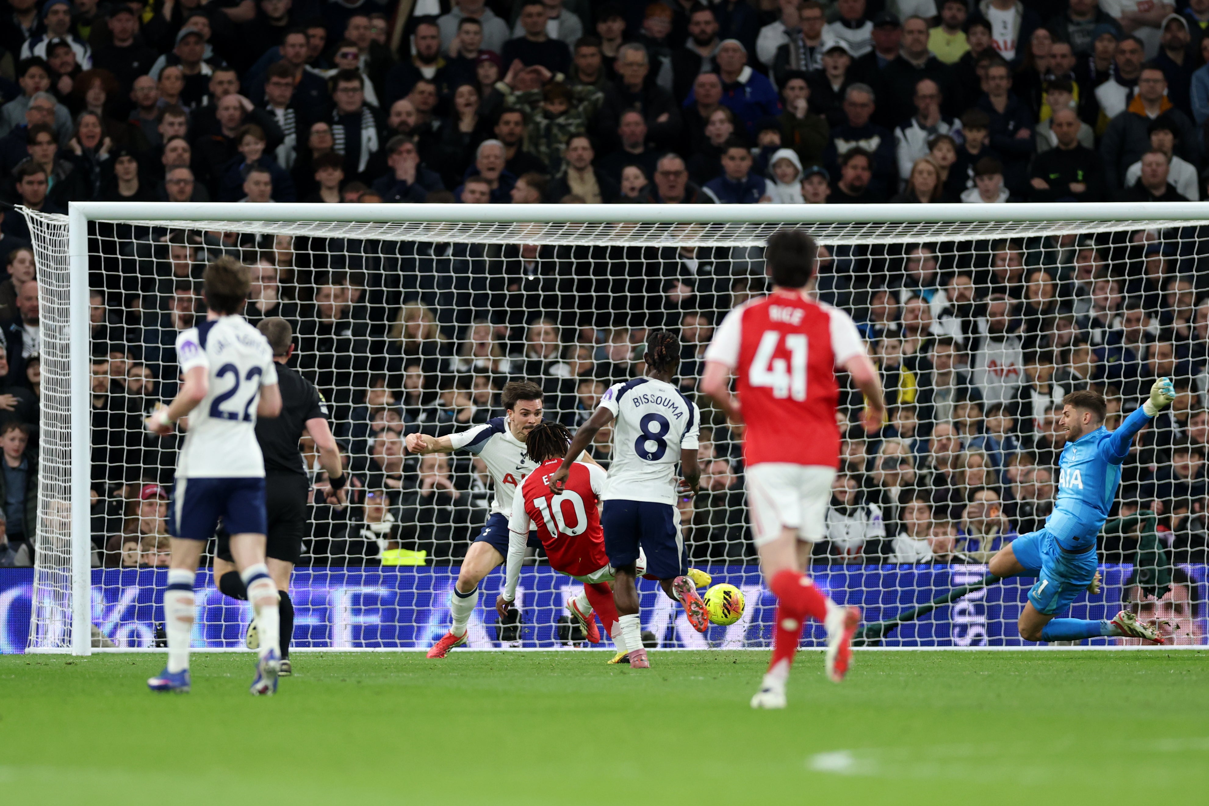 Eze scores his second goal of the game to extend Arsenal’s lead