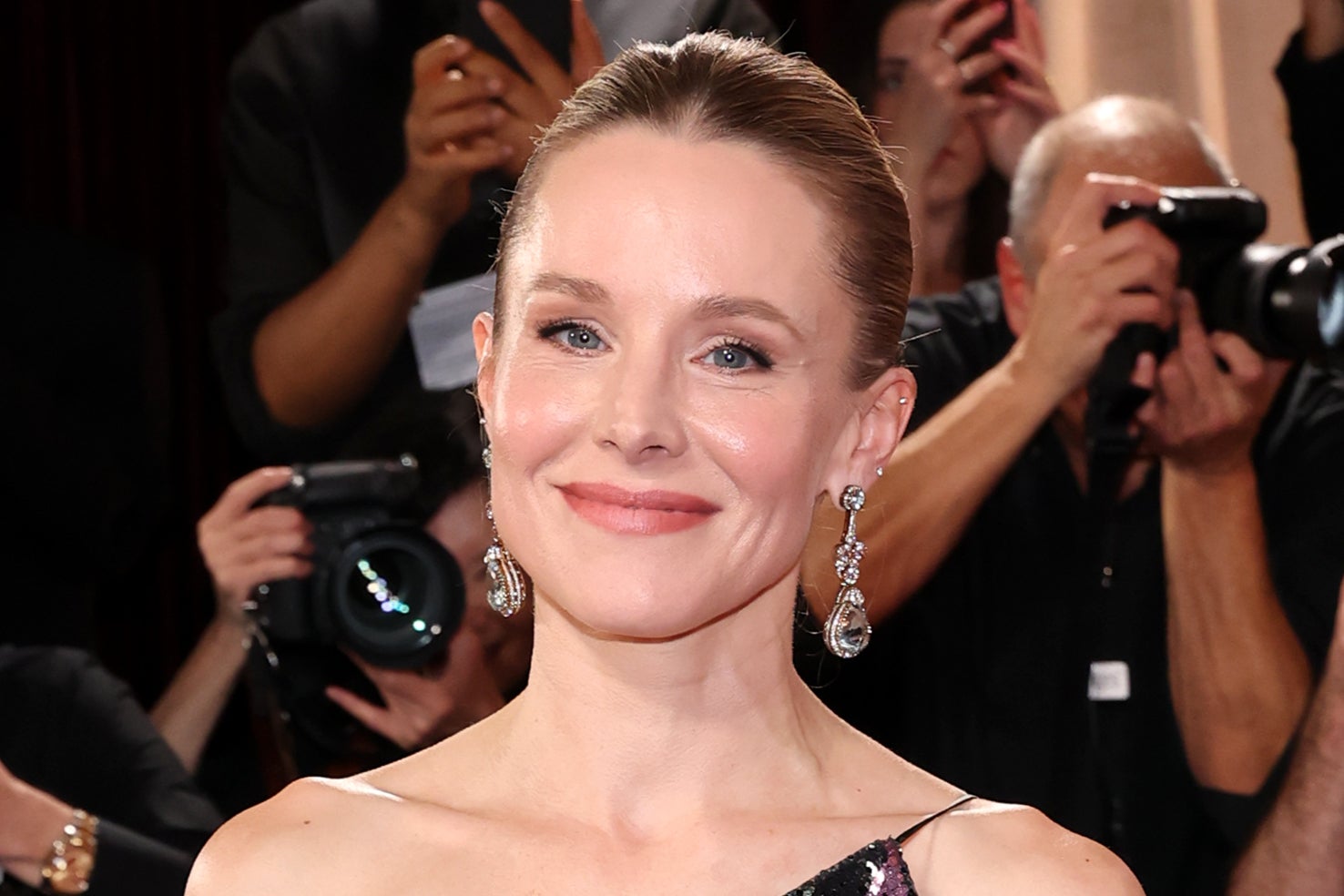 Kristen Bell slips up on name of award show she's hosting