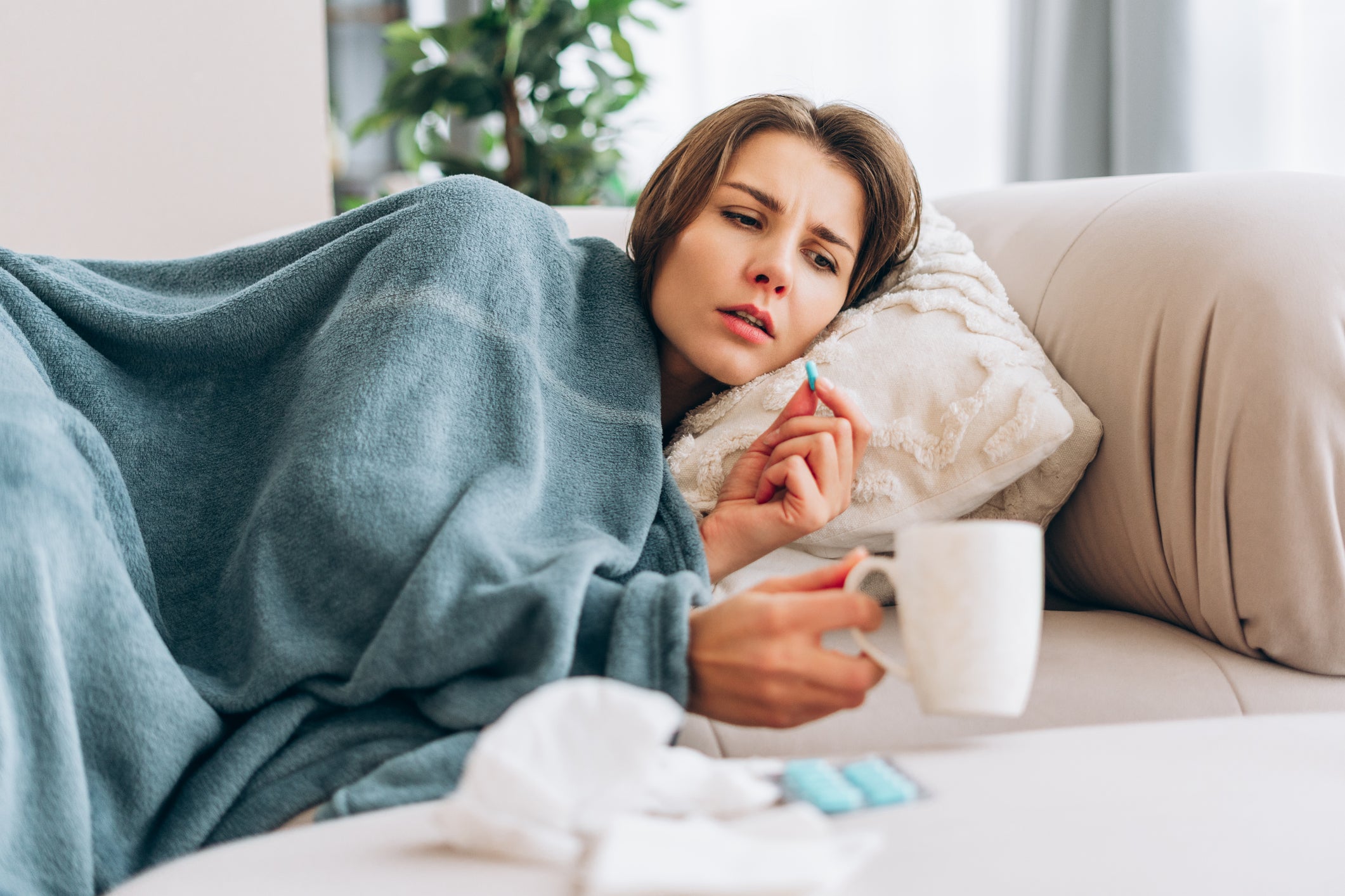 People with respiratory illnesses can benefit from foods rich in vitamins A and E, such as spinach and grains.