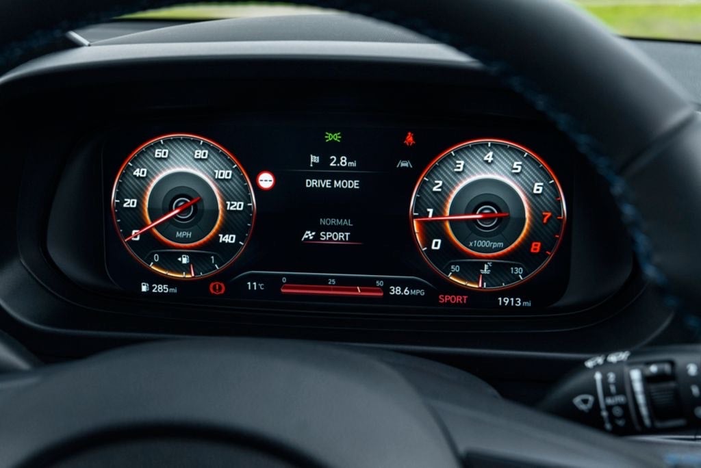 The prevalence of old-school buttons, knobs and dials for the principal functions is a likeable feature