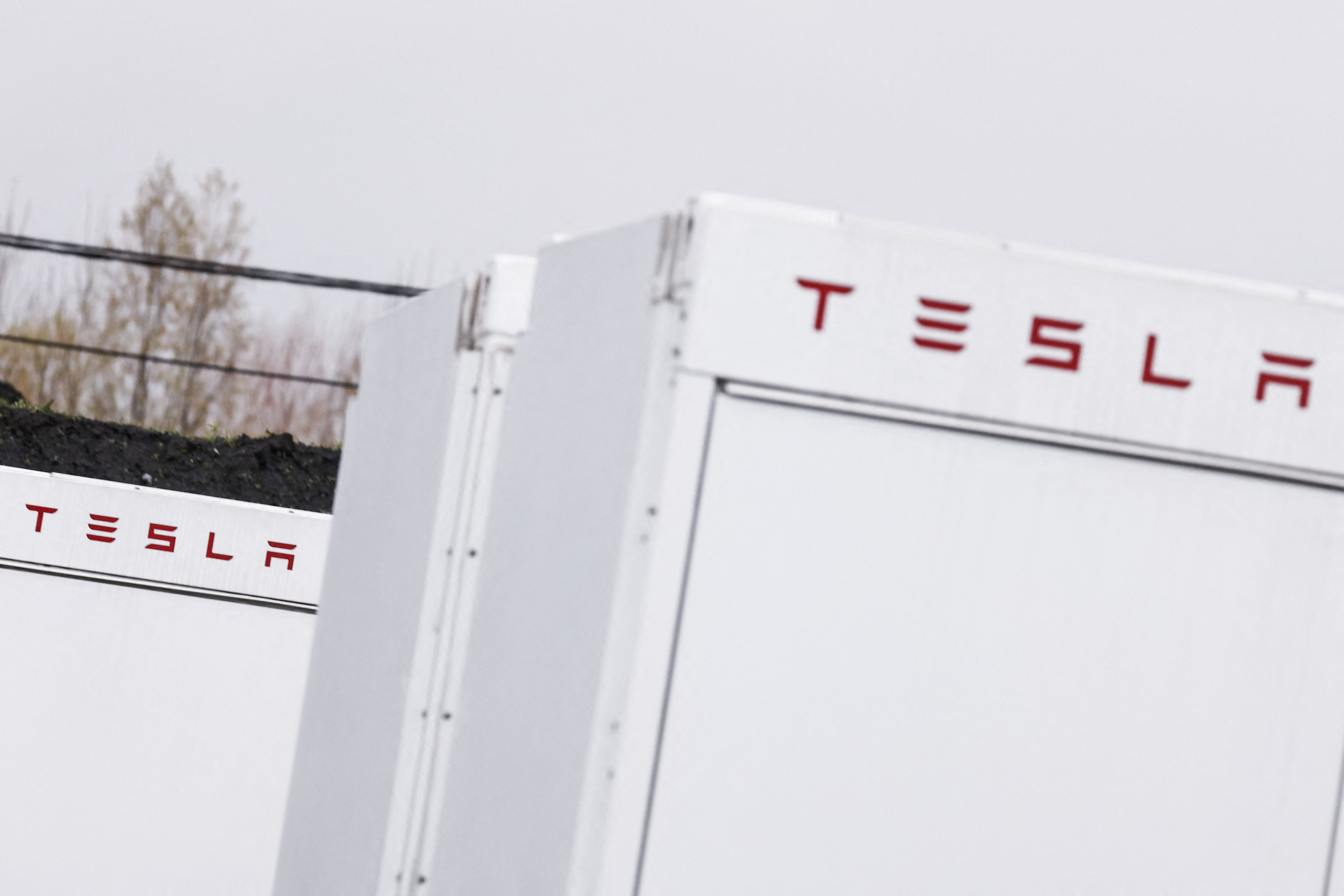 After complaining about what she says were serious fire hazards at a Tesla facility in Hayward, California, ex-Tesla Energy regional manager Nina Mirani was fired, according to a newly filed lawsuit