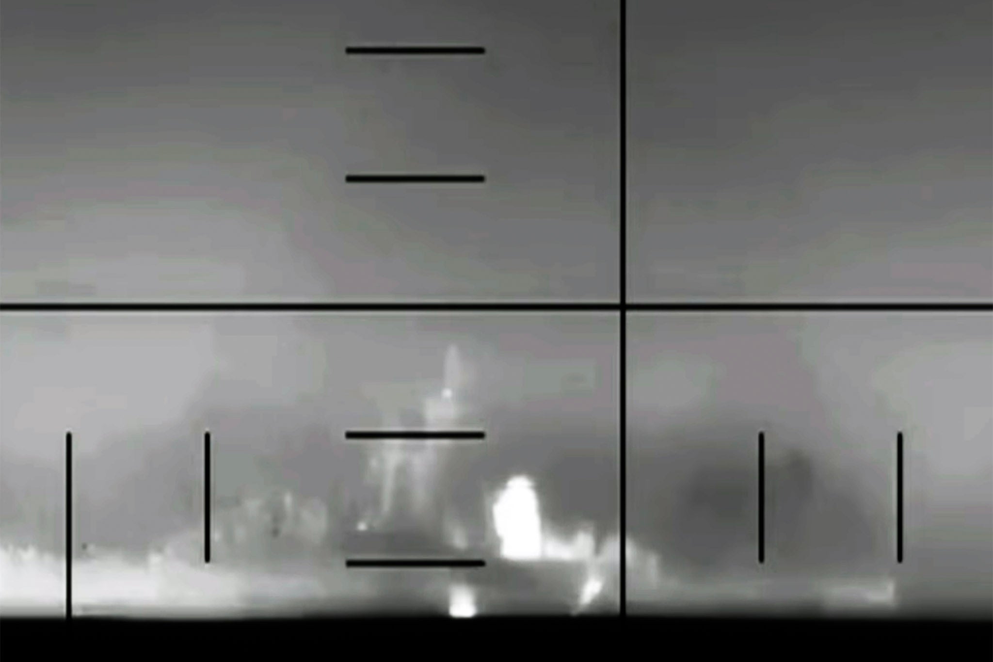 Иранский фрегат "Iris Dena" после того, как его атаковала торпеда в ходе американской атаки у берегов Шри-Ланки