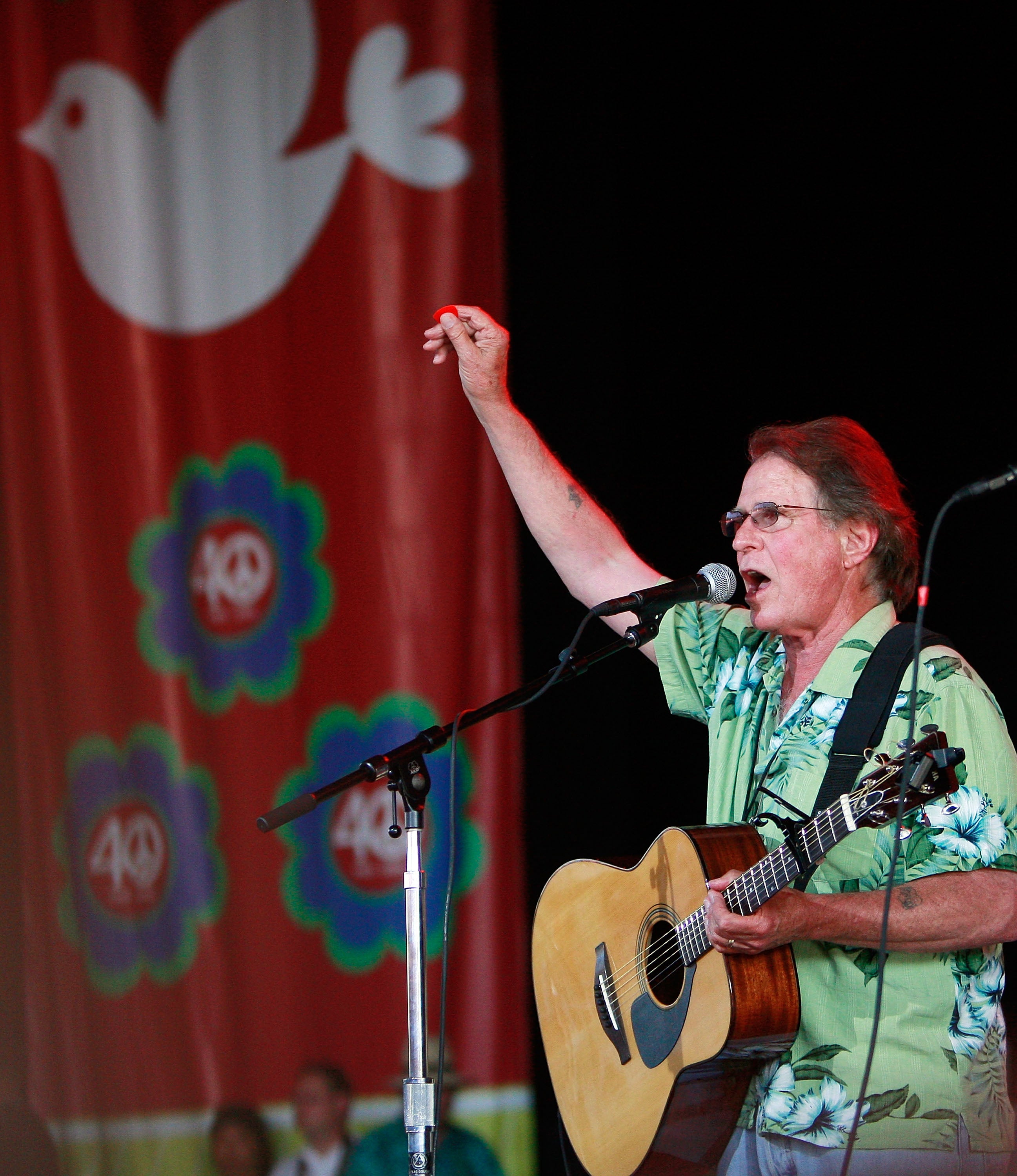 Country Joe McDonald death: Singer known for anti-Vietnam War song at Woodstock dies aged 84