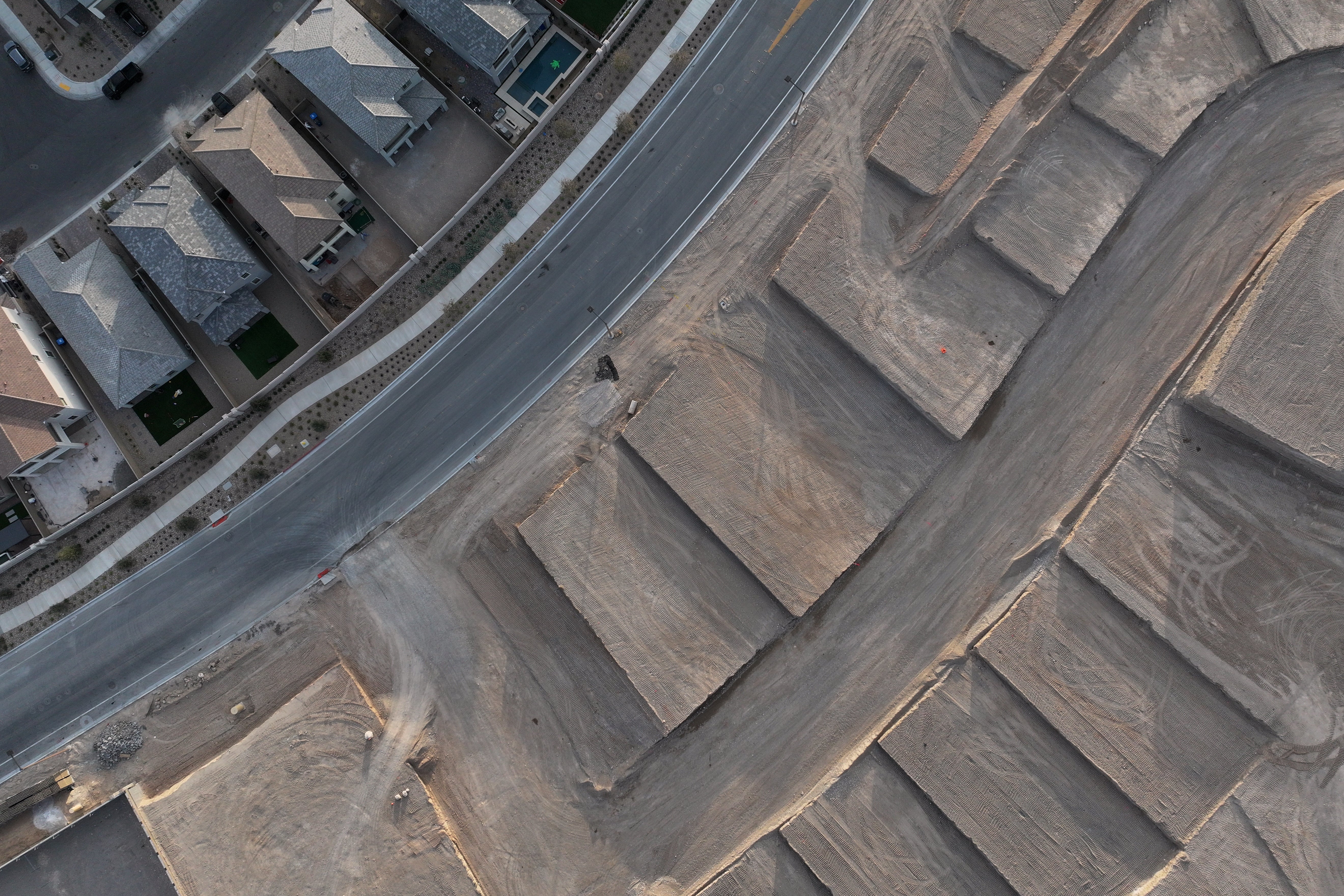 Home sites nether building successful nan Las Vegas desert