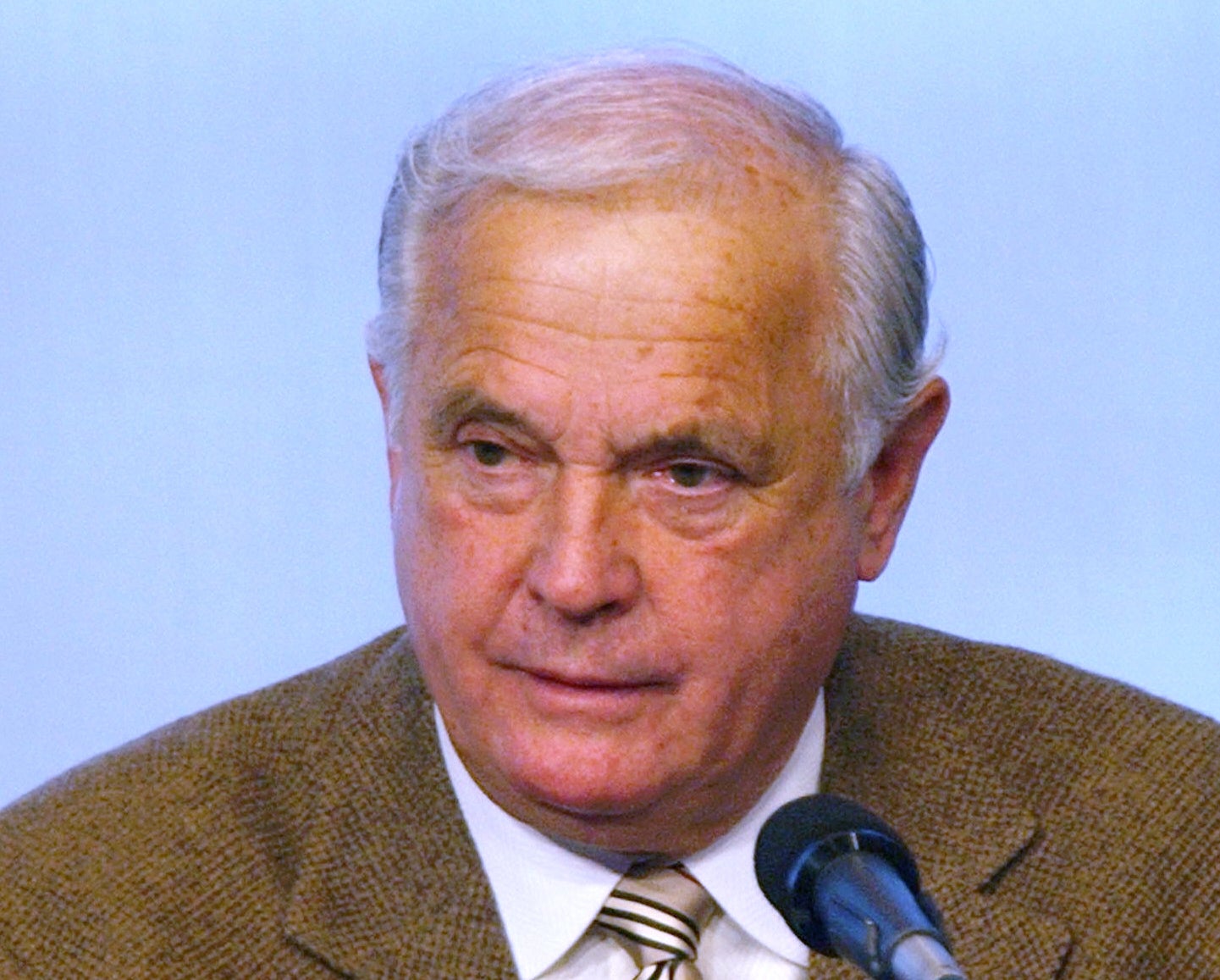 Nixon aide Alexander Butterfield who exposed Watergate tapes dies at 99