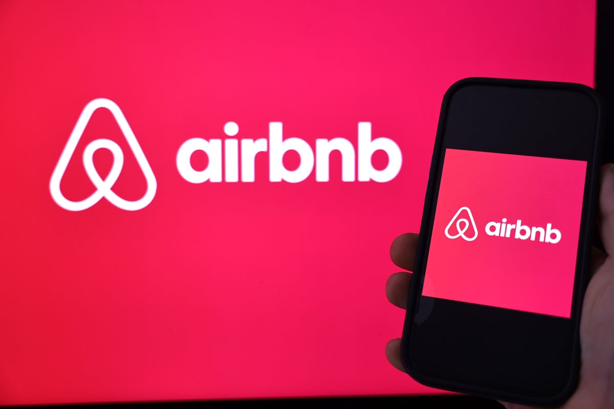 Airbnb offers new hosts an extra $750 bonus as they scramble for more World Cup accommodations