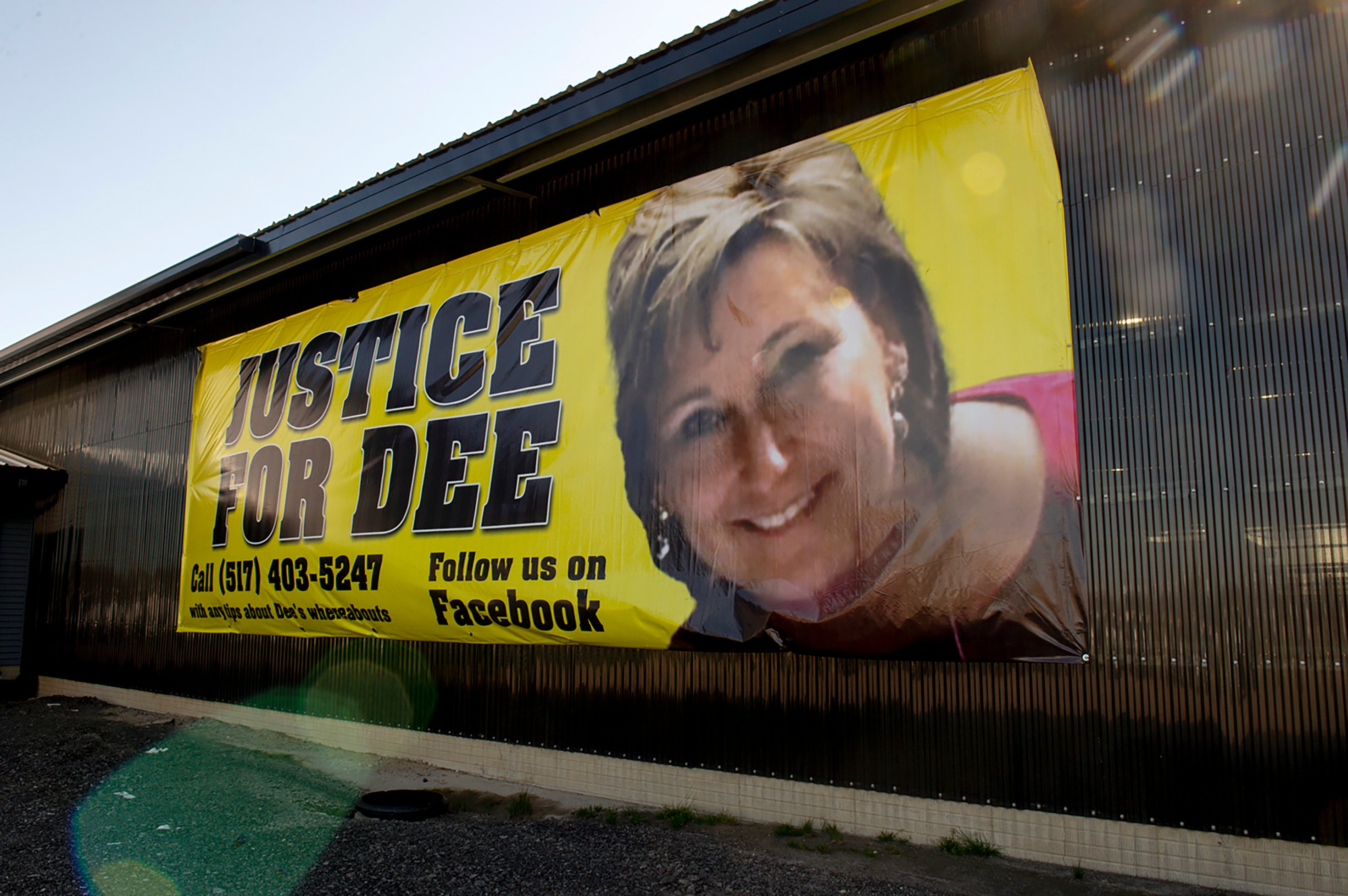 Public liking was high, pinch "Justice For Dee" signs appearing crossed Lenawee County, 70 miles southwest of Detroit