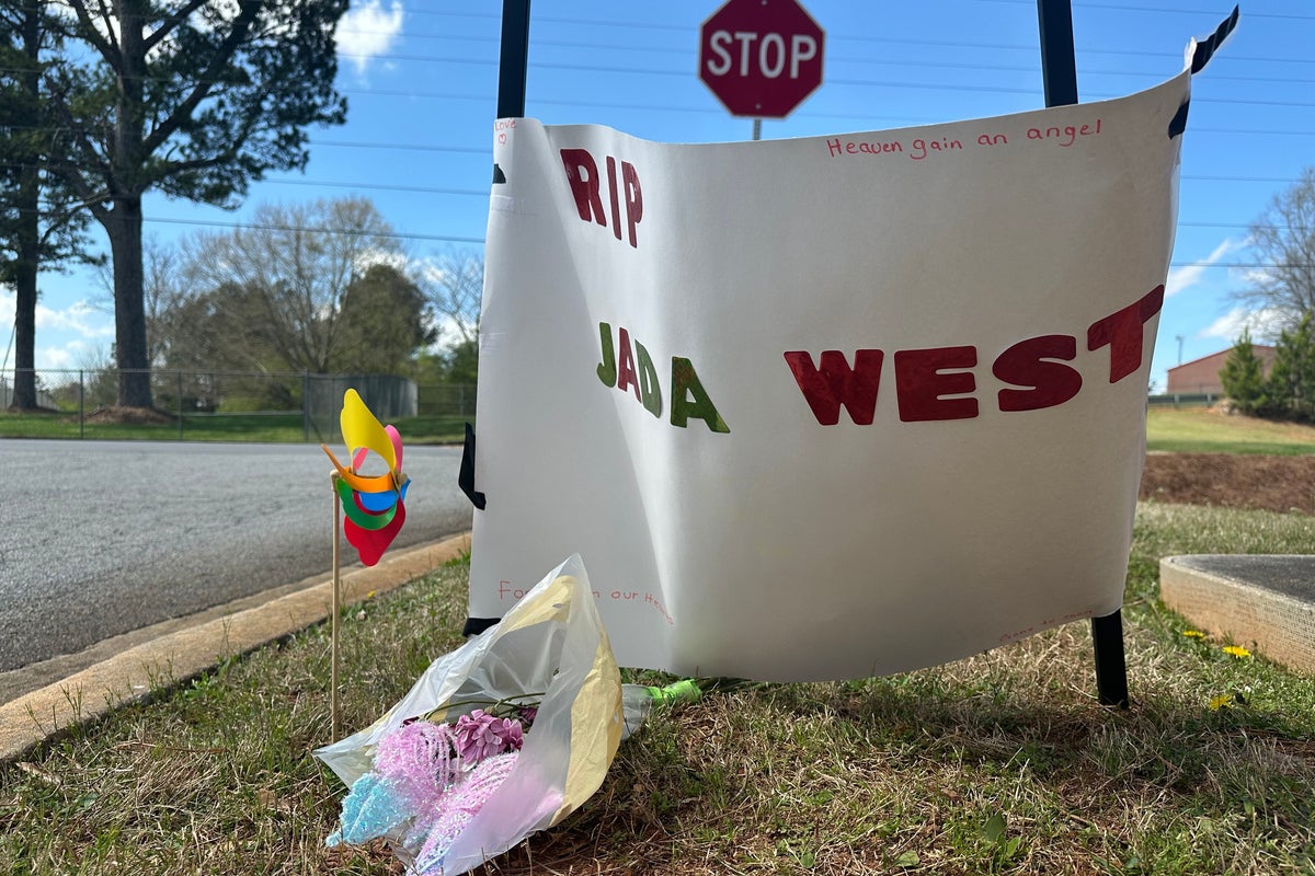 Shaq offers to pay for funeral of girl, 12, who died after fistfight near bus stop