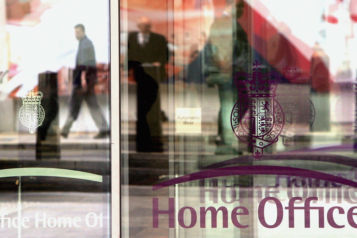 Home Office use of AI in asylum cases could be unlawful, legal experts warn
