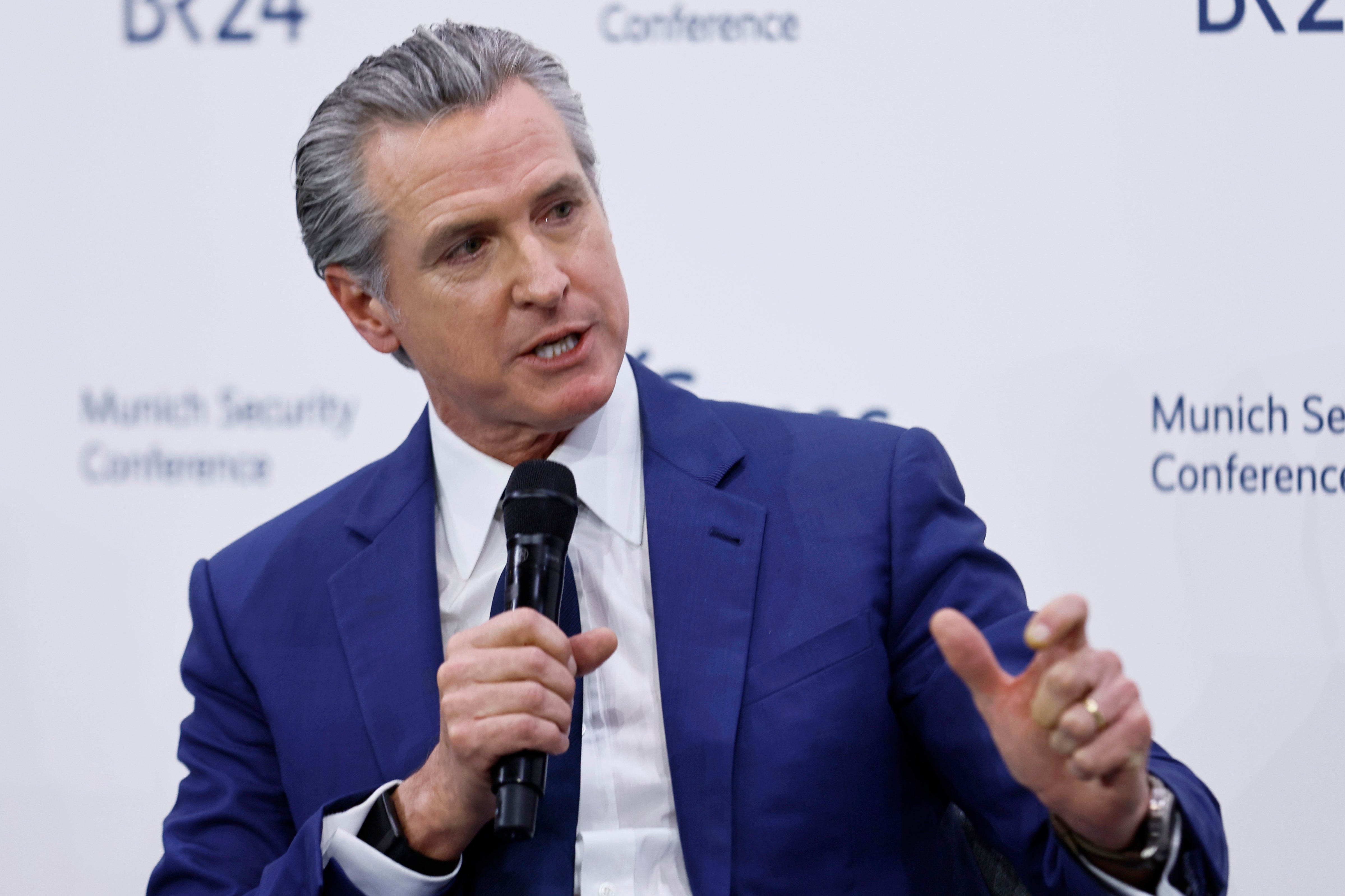 Newsom, seen by immoderate arsenic a imaginable 2028 statesmanlike contender, often lashes retired astatine Trump connected societal media, often mimicking nan president’s brash, all-caps style