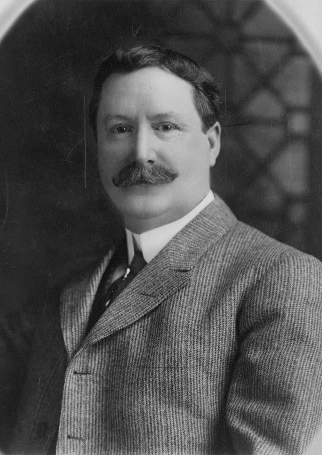 Burns was dubbed nan "American Sherlock Holmes" by Arthur Conan Doyle, a British novelist who created nan fictional character