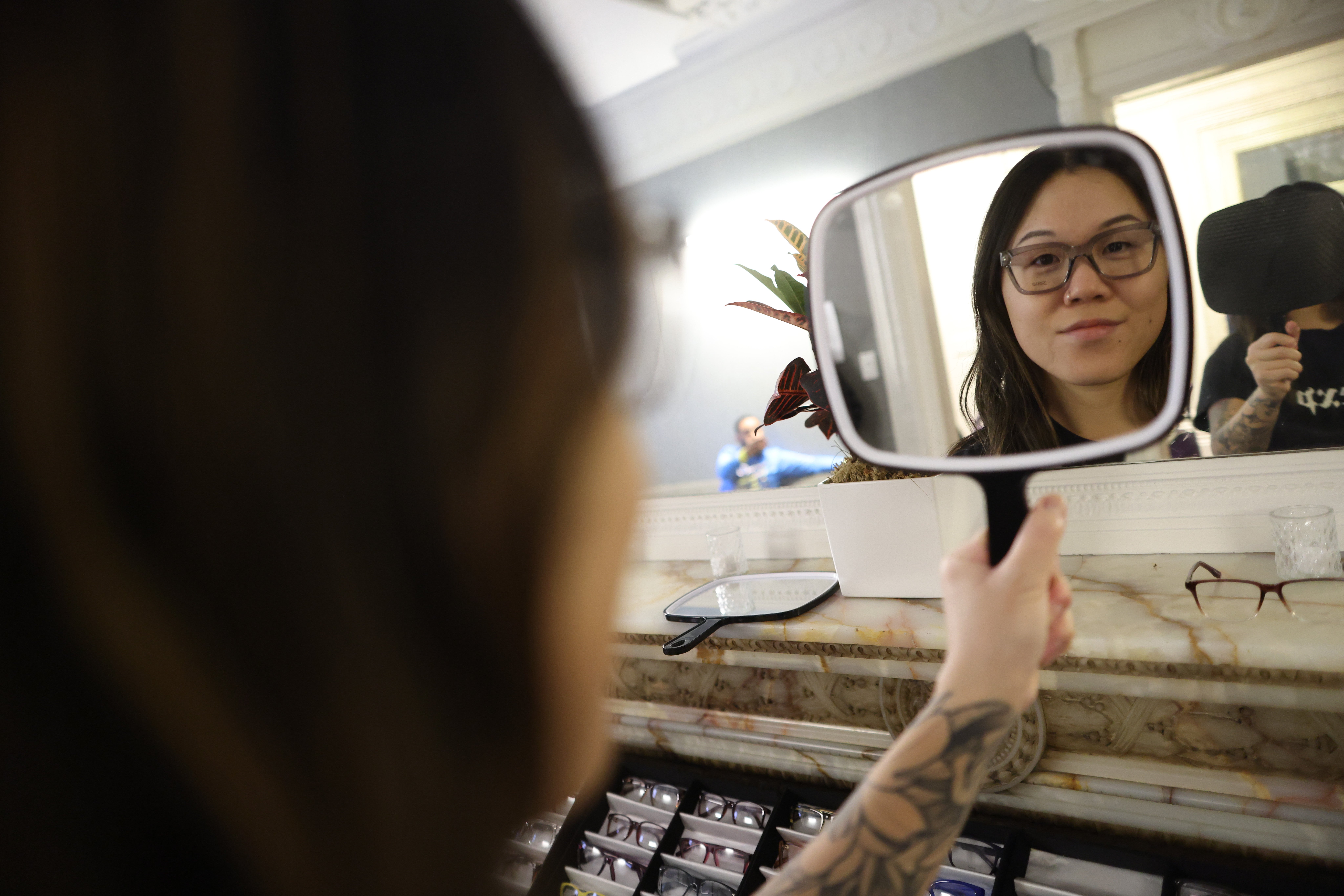 Many adults have experienced “floaters” that briefly impact their vision. But experts warn that they can be a sign of a more serious condition