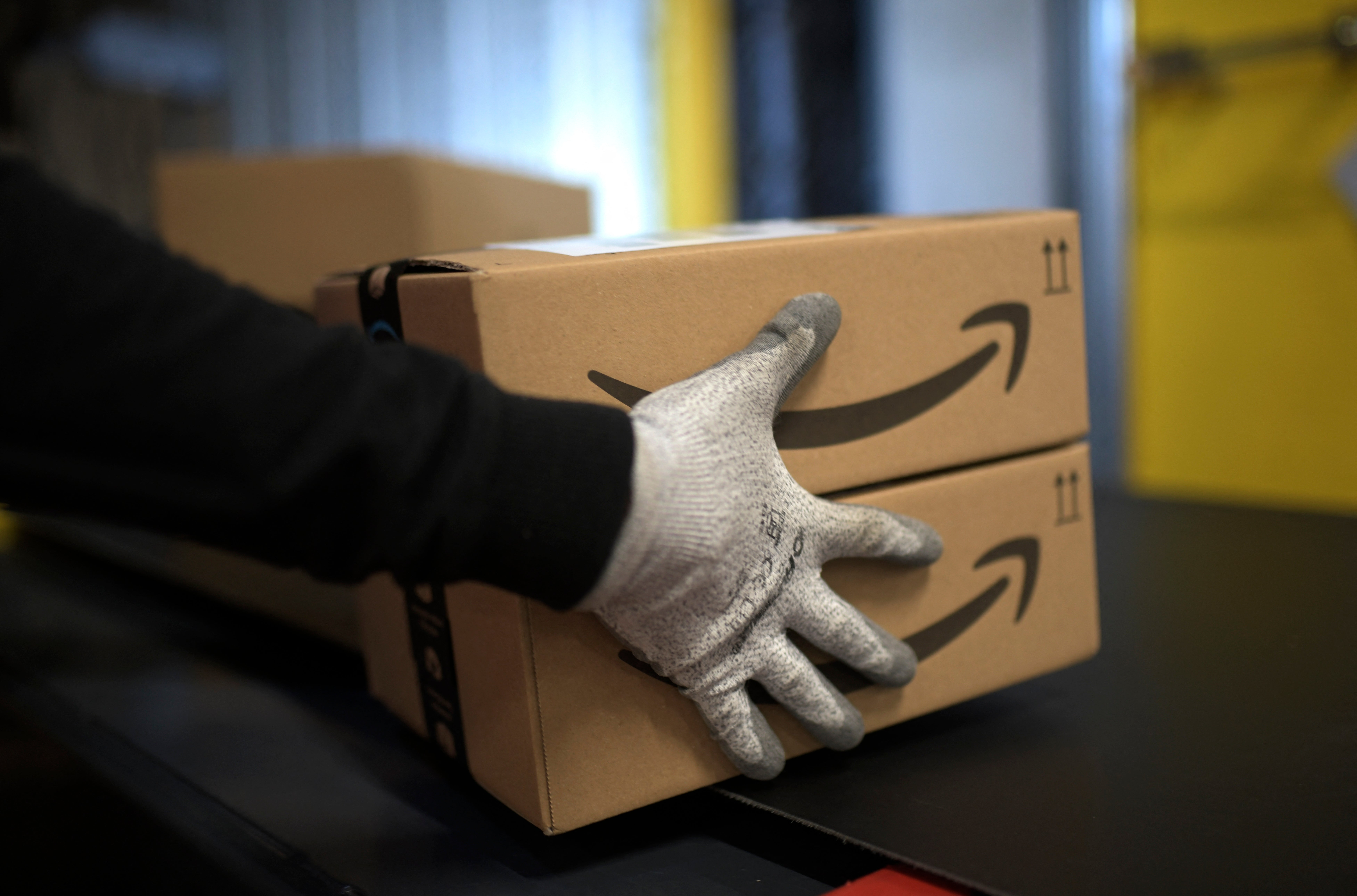 Amazon said past twelvemonth it was “surprised” that nan USPS wanted to person an auction for nan last-mile service, and was evaluating different options. Amazon and USPS’s statement is group to expire this October.