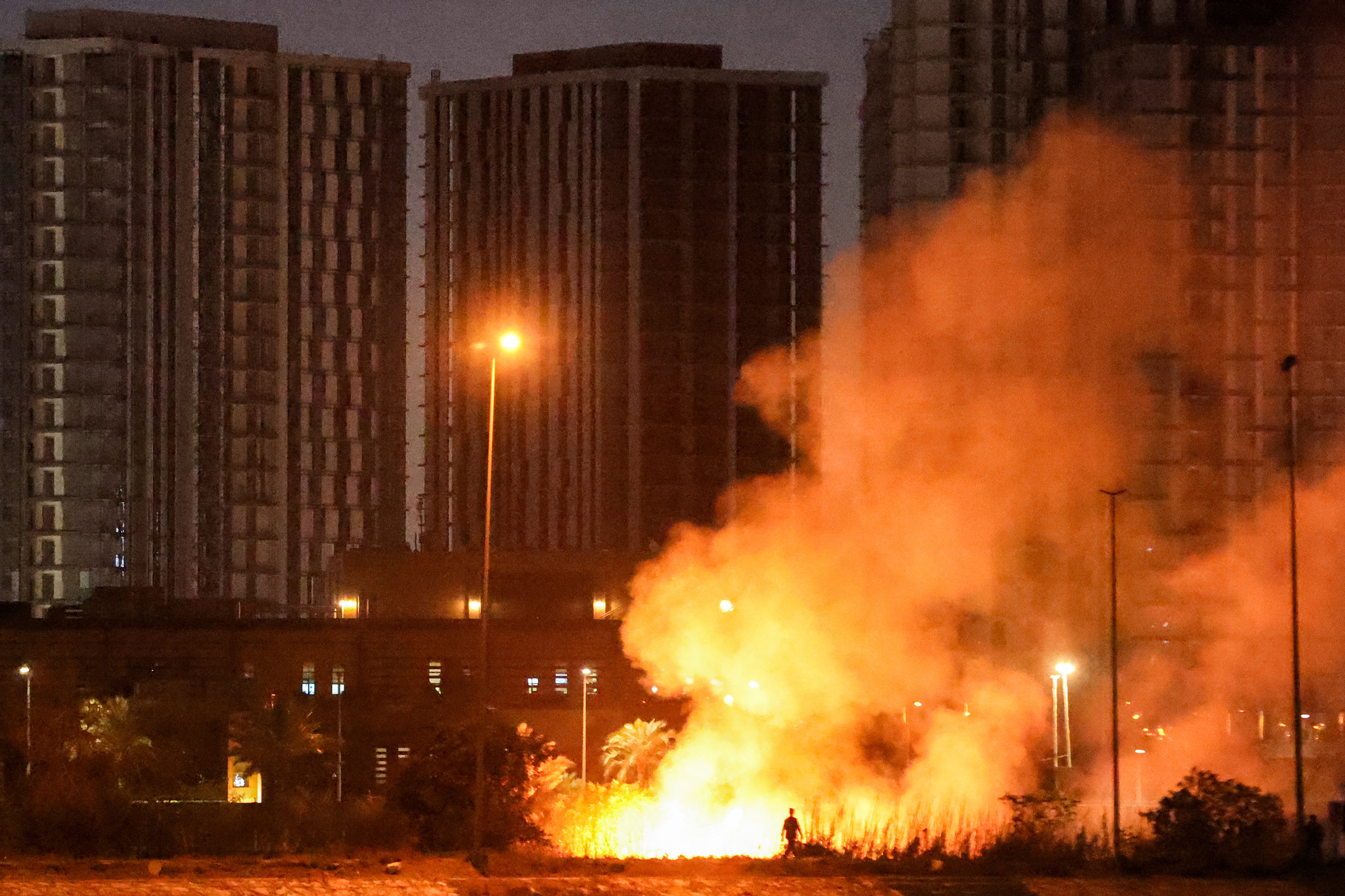 The United States has ordered each its embassies and different negotiated posts to reappraisal their 'security posture' aft a compound successful Baghdad was struck arsenic nan Iran warfare rages, according to a caller report