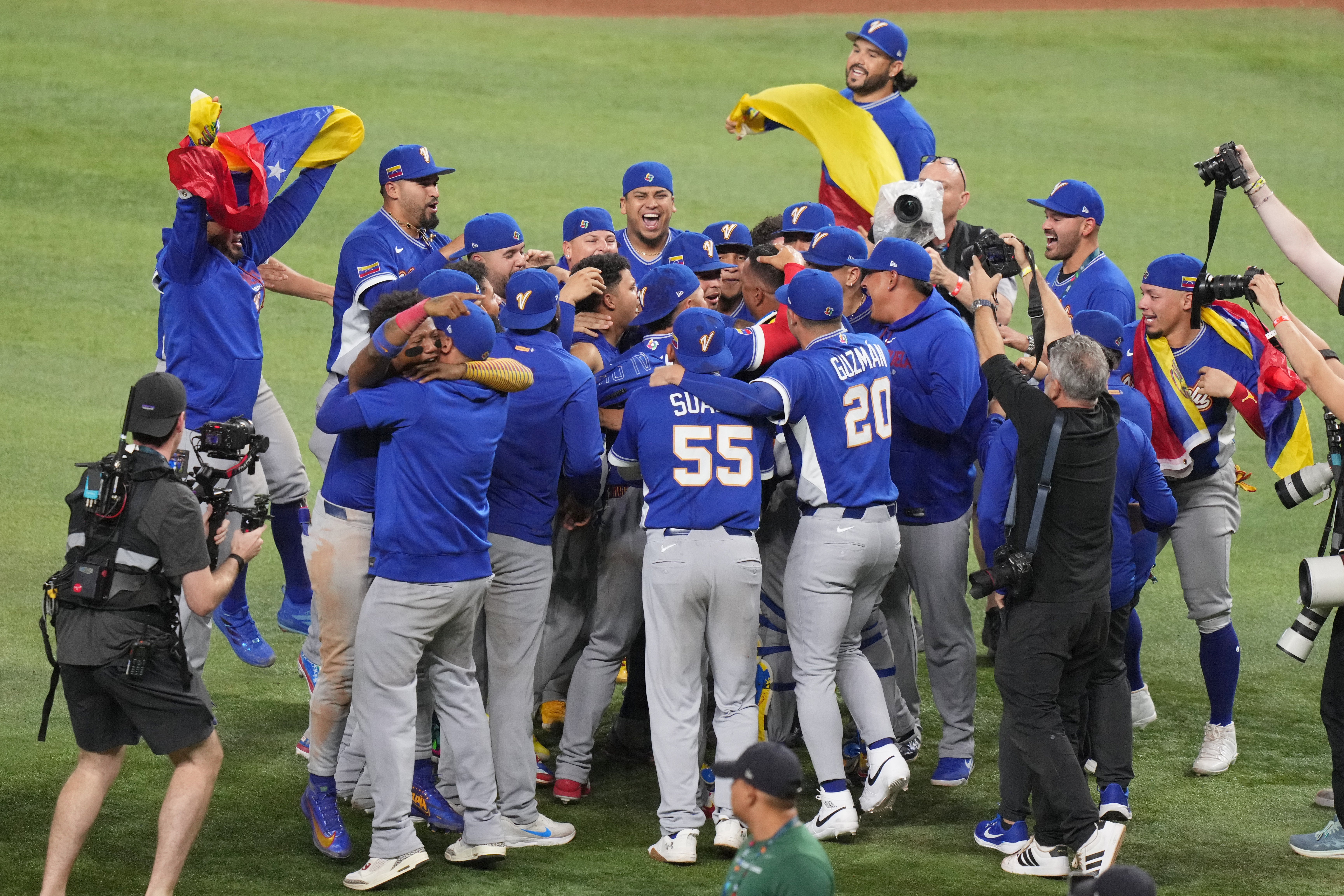 Venezuela defeated nan United States astatine nan World Baseball Classic, renewing calls from President Trump for nan South American state to subordinate nan US