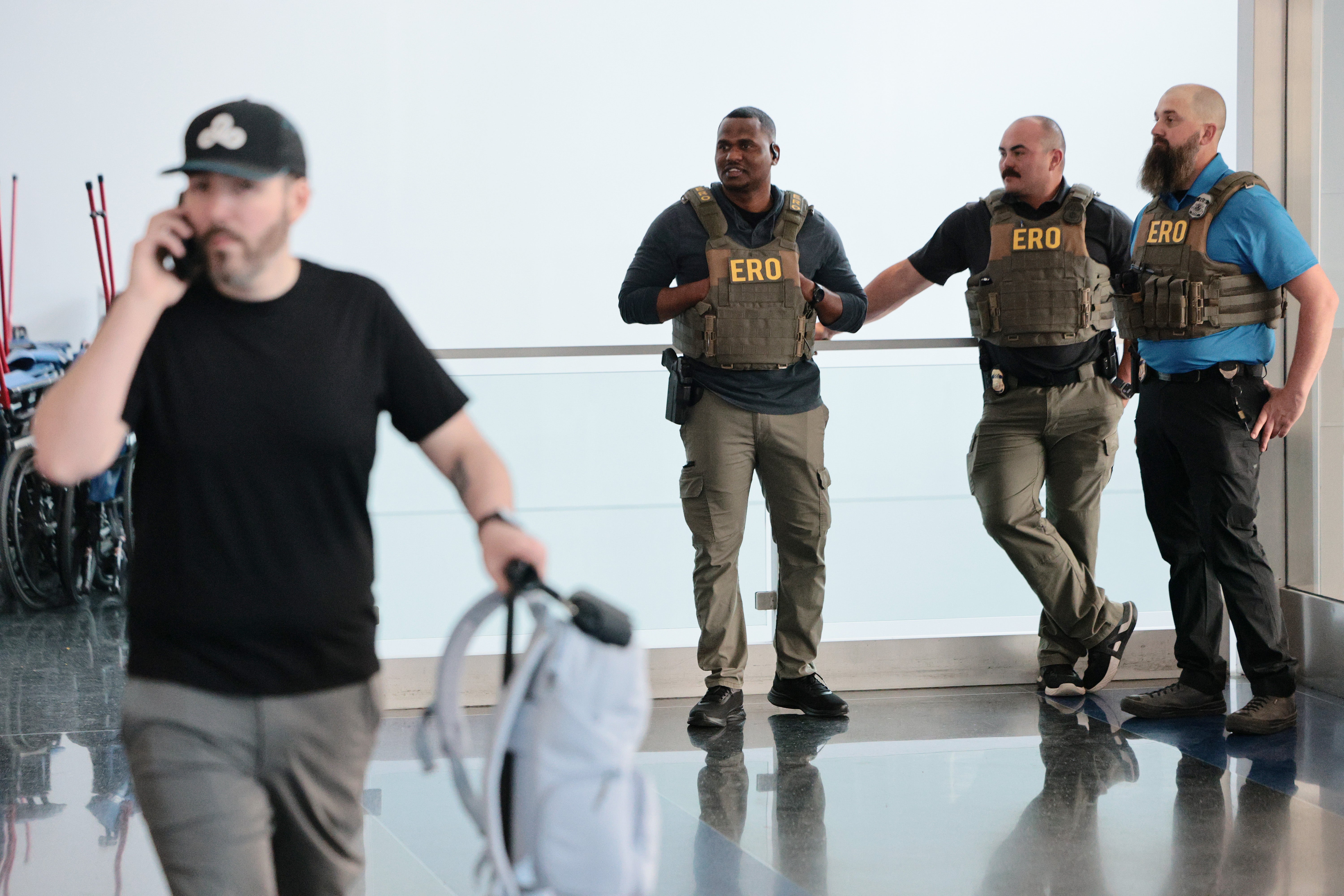 The White House insists that ICE officers are helping, by handing retired water, holding passengers’ spots successful information lines and successful 1 lawsuit helping pinch an emergency involving an infant