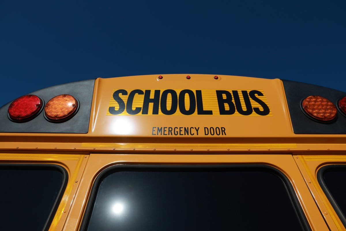 Two students killed and several injured after Tennessee school bus crashes on field trip