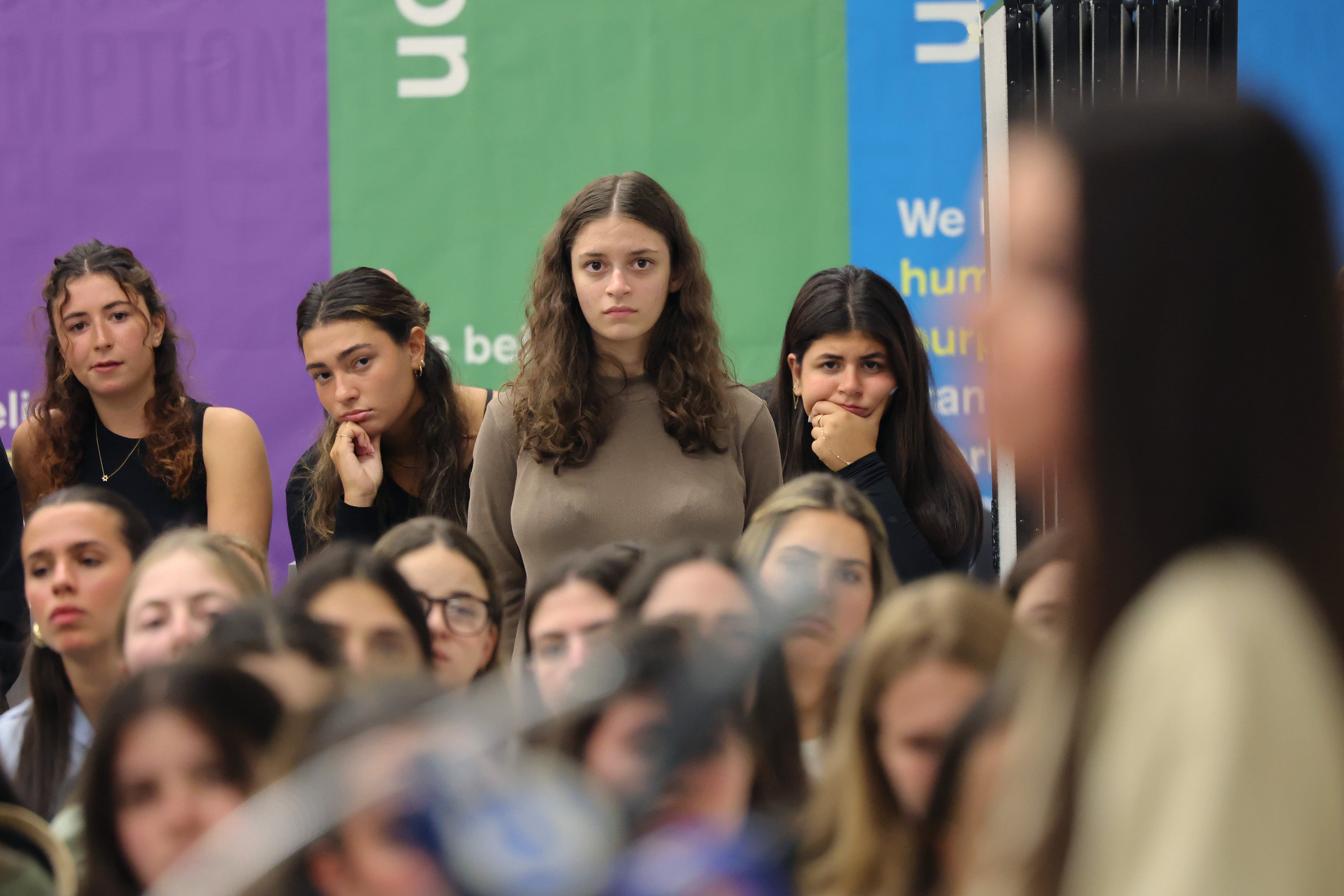 It’s long been said that introverts, who are socially less gregarious and more quiet, make better listeners. New research challenges that understanding