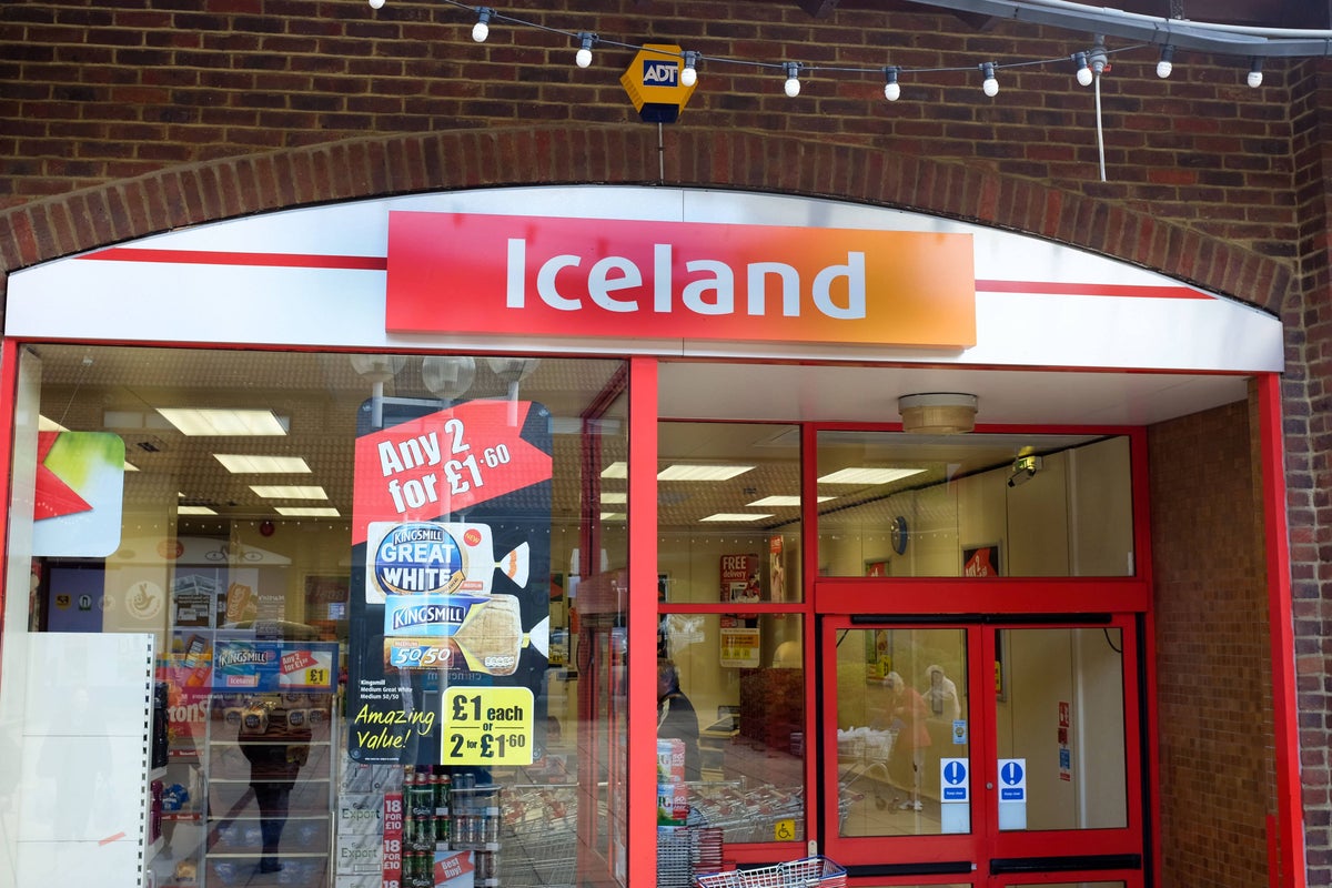 Iceland boss: Security guards should carry truncheons and pepper spray to fight retail crime