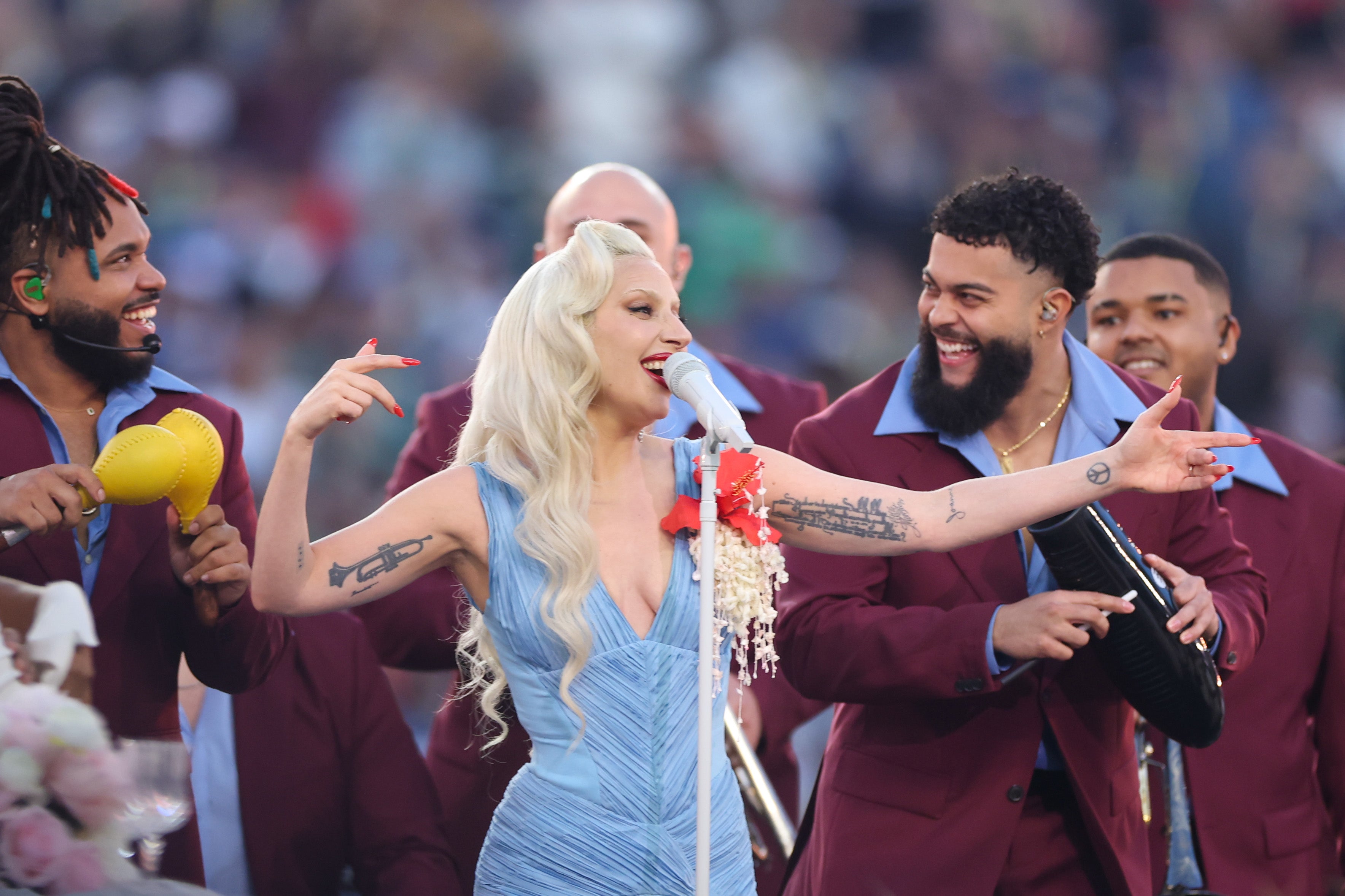 Lady Gaga apologizes to fans after canceling concert hours before showtime