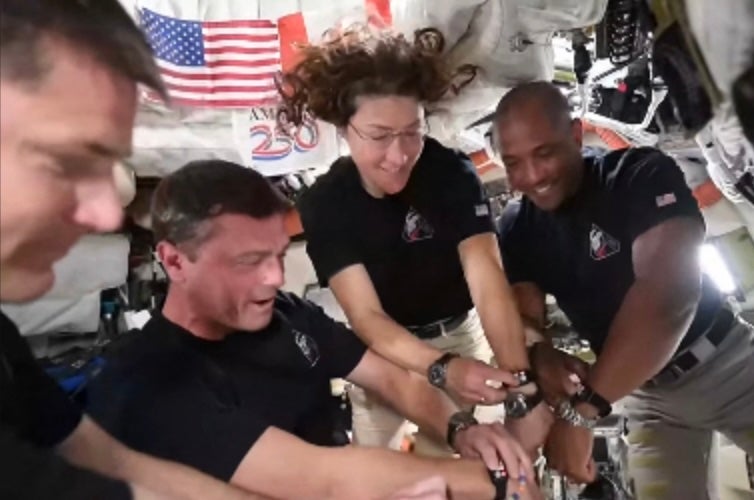 The 4 unit members of nan Artemis II ngo traveled astir 252,760 miles distant from Earth successful NASA’s closest brushwood pinch nan satellite successful much than 50 years