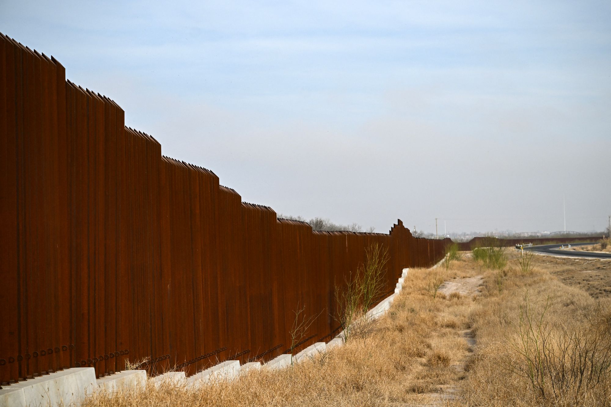 Trump team eliminates 400-mile border wall plan after Texans push back