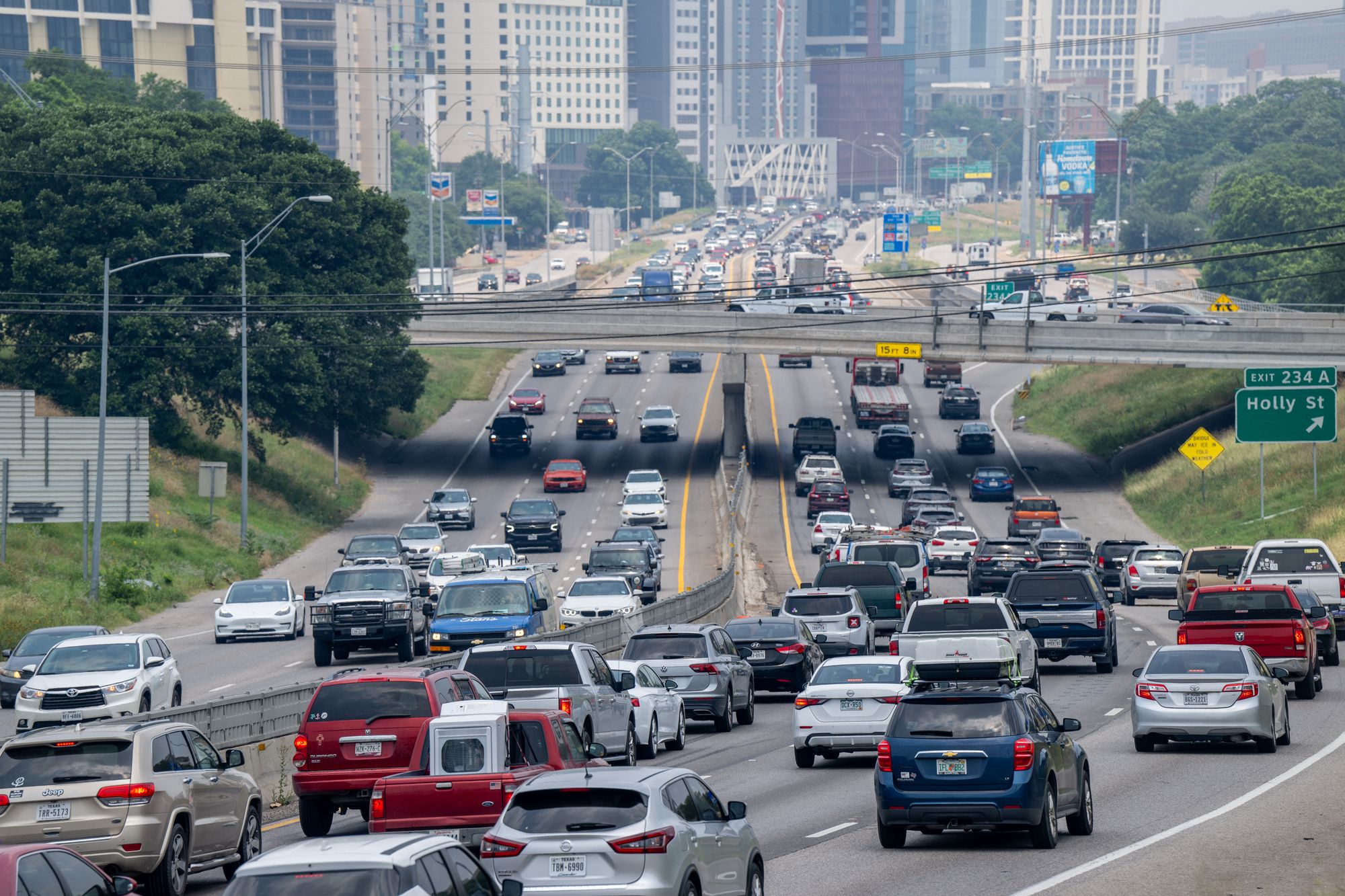 <p>The commute time for the average American now sits at a whopping 27.2 minutes in 2024. A couple of factors are behind the increasing amount of time we spend getting to and from work</p>