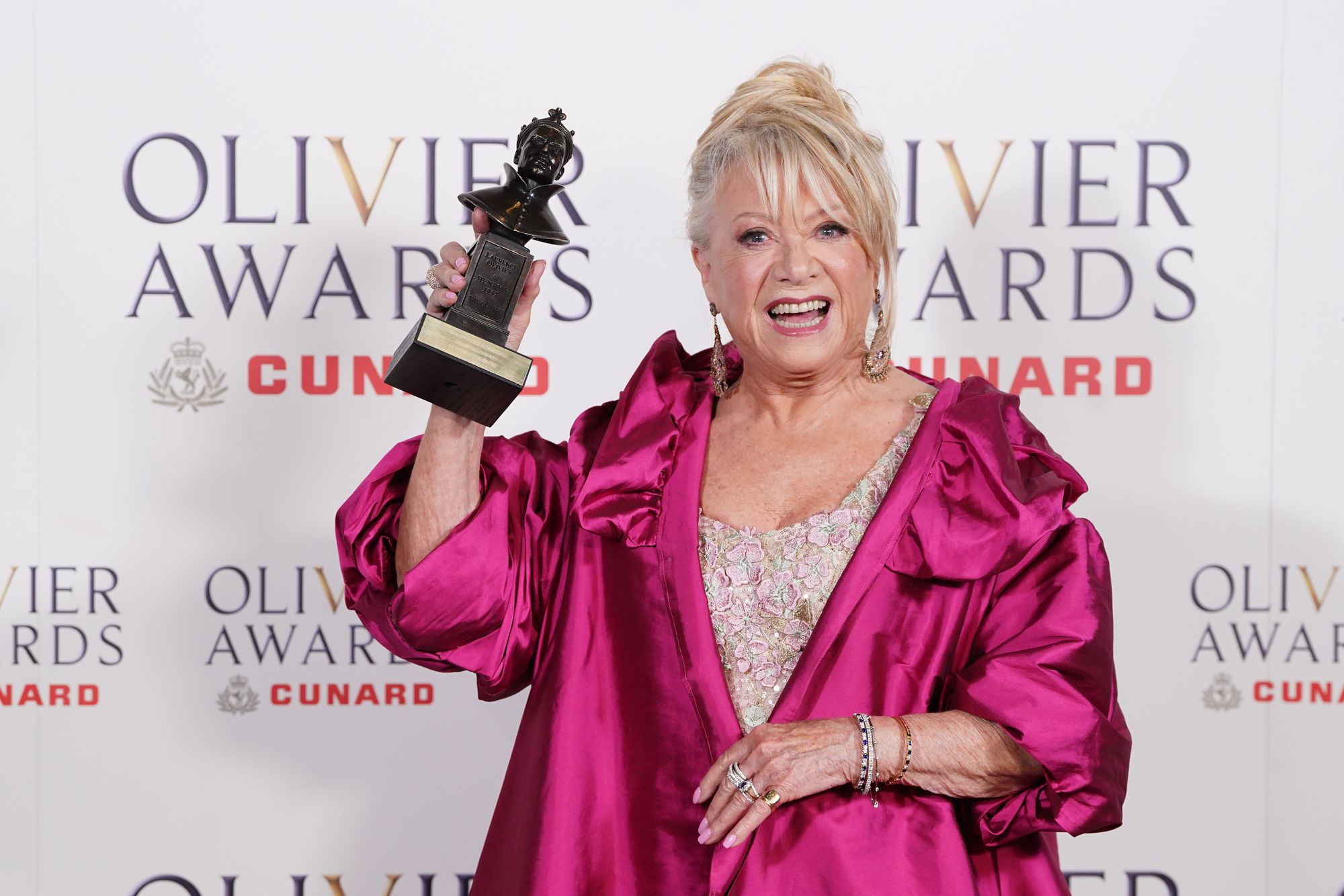 <p>Elaine Paige was honoured at the Olivier Awards</p>