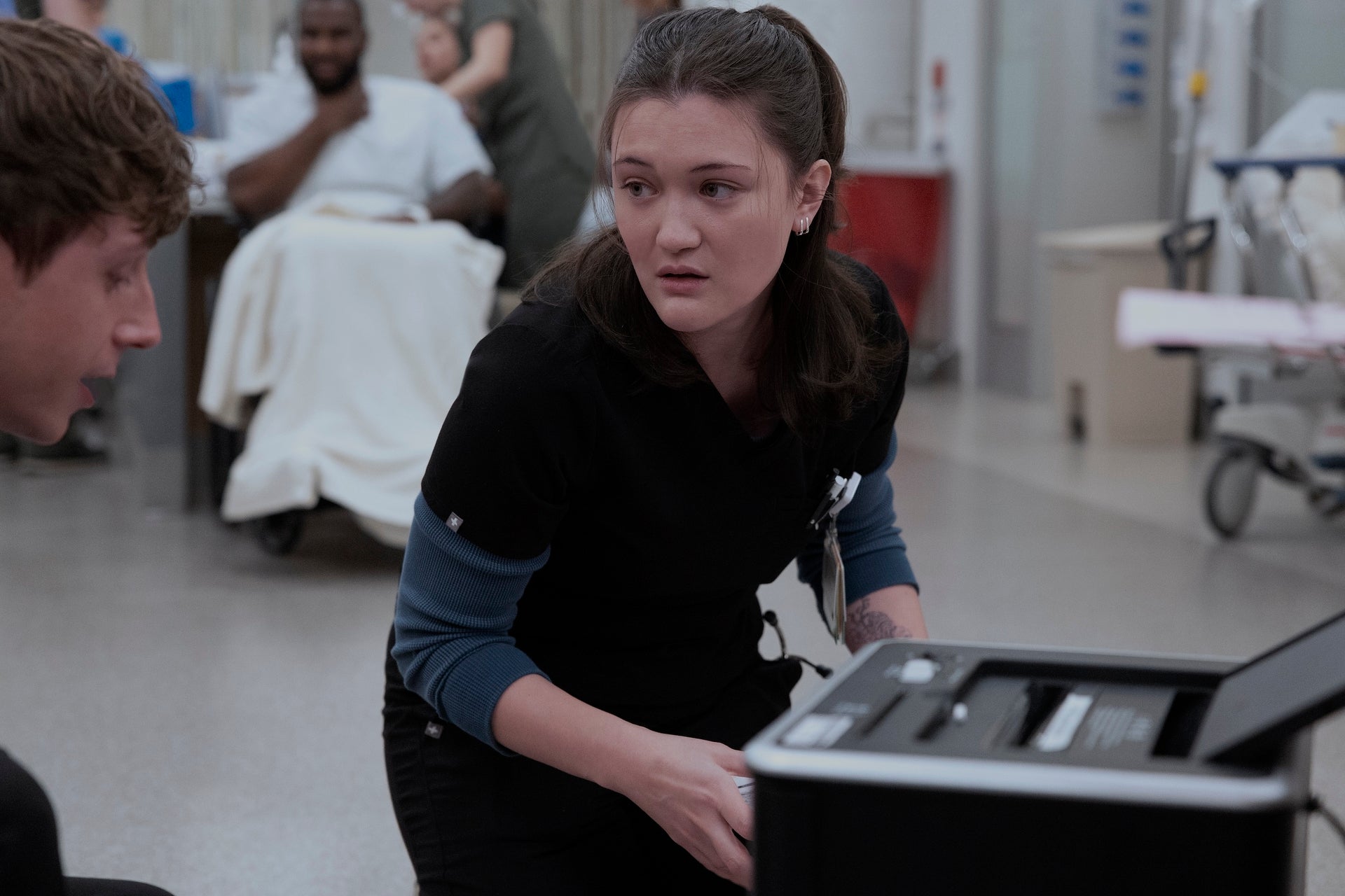 Isa Briones schittert als Dr. Santos in 'The Pitt'