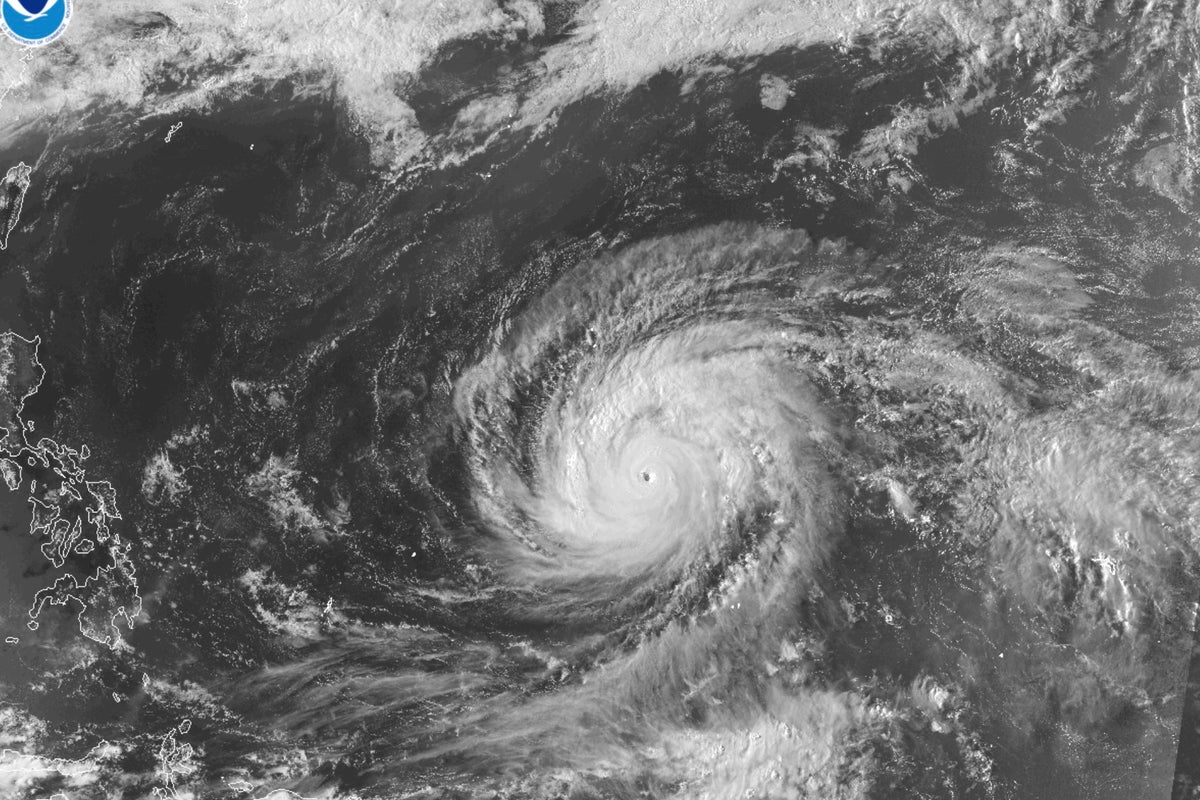 Dangerous ‘super typhoon’ barrels toward remote US islands