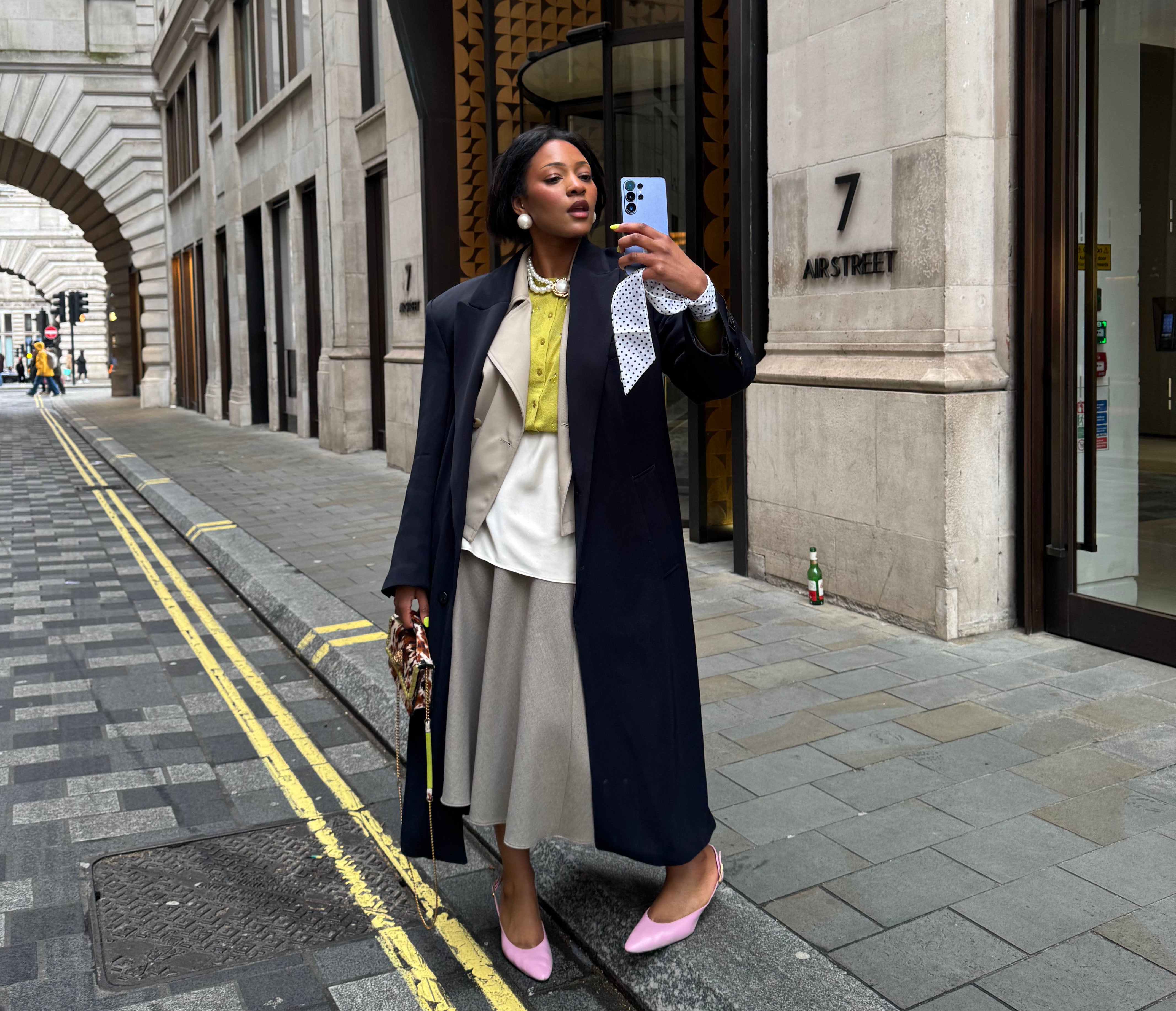 Creating content on the go is easy with Privacy Display settings