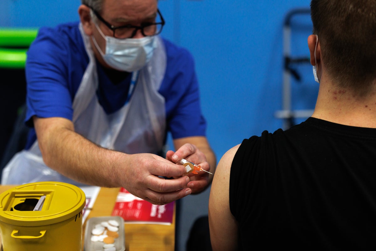 Teenagers should get meningitis B jab on the NHS from age 15, health experts say