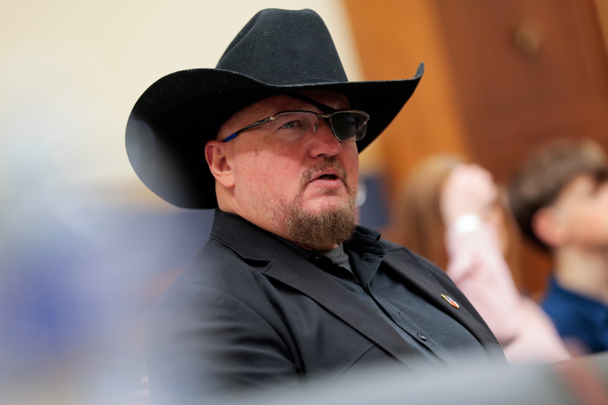 Trump’s DOJ to toss Jan 6 convictions of Proud Boys and Oath Keepers